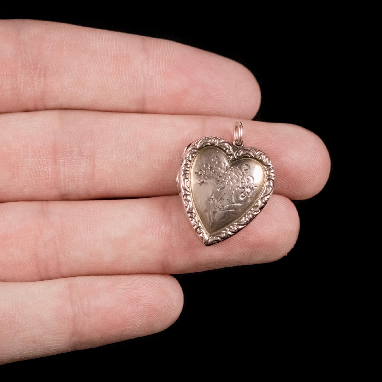 Antique Victorian Swallow Heart Locket 9 Carat Back and Front, circa 1900 1