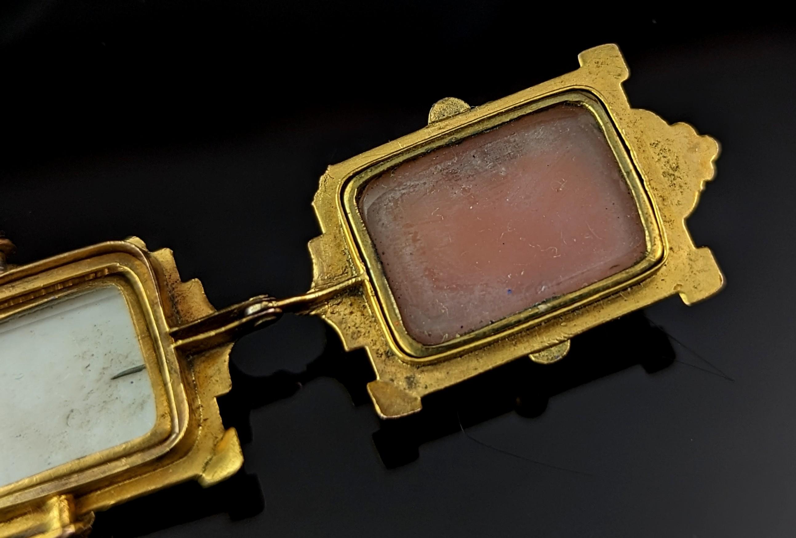 Pendentif médaillon pivotant victorien ancien, or 9 carats, onyx J et camée  en vente 8