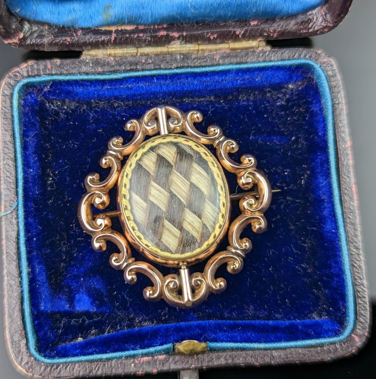 Antique Victorian Swivel Mourning brooch, 9k Rose gold  In Good Condition For Sale In NEWARK, GB