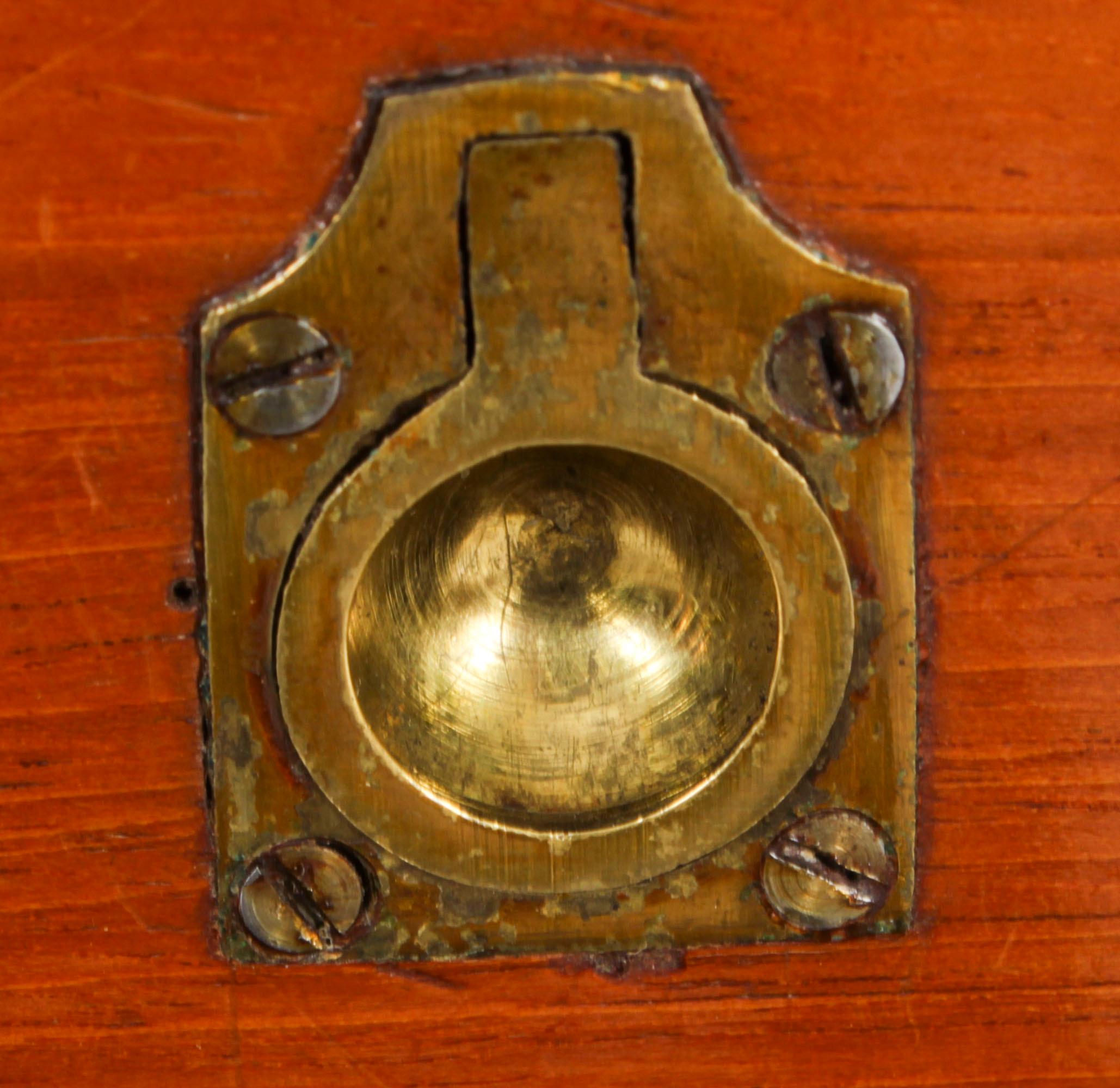 Antiguo armario victoriano de sobremesa para coleccionistas de joyas S. XIX en venta 7
