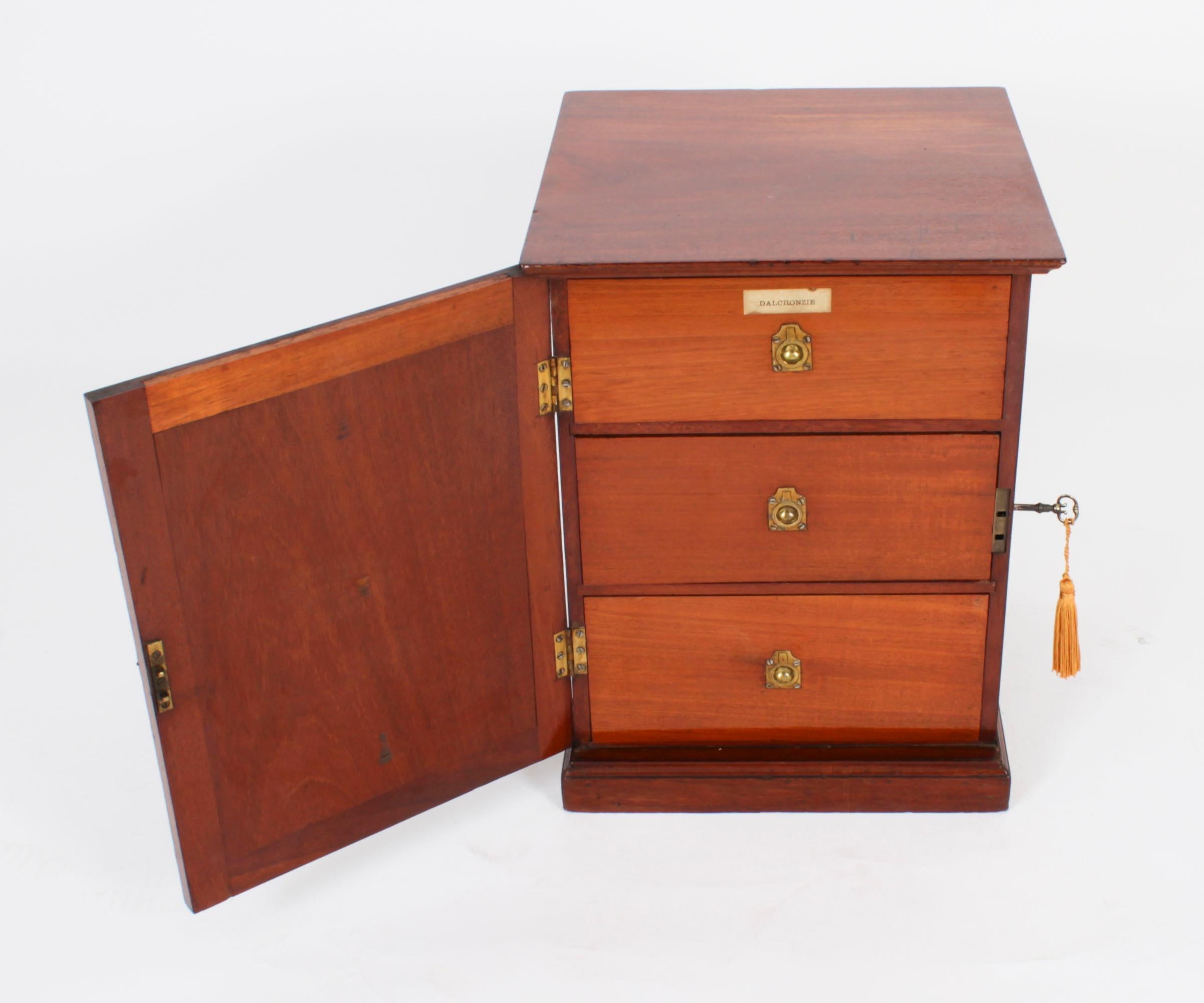 Antiguo armario victoriano de sobremesa para coleccionistas de joyas S. XIX Caoba en venta