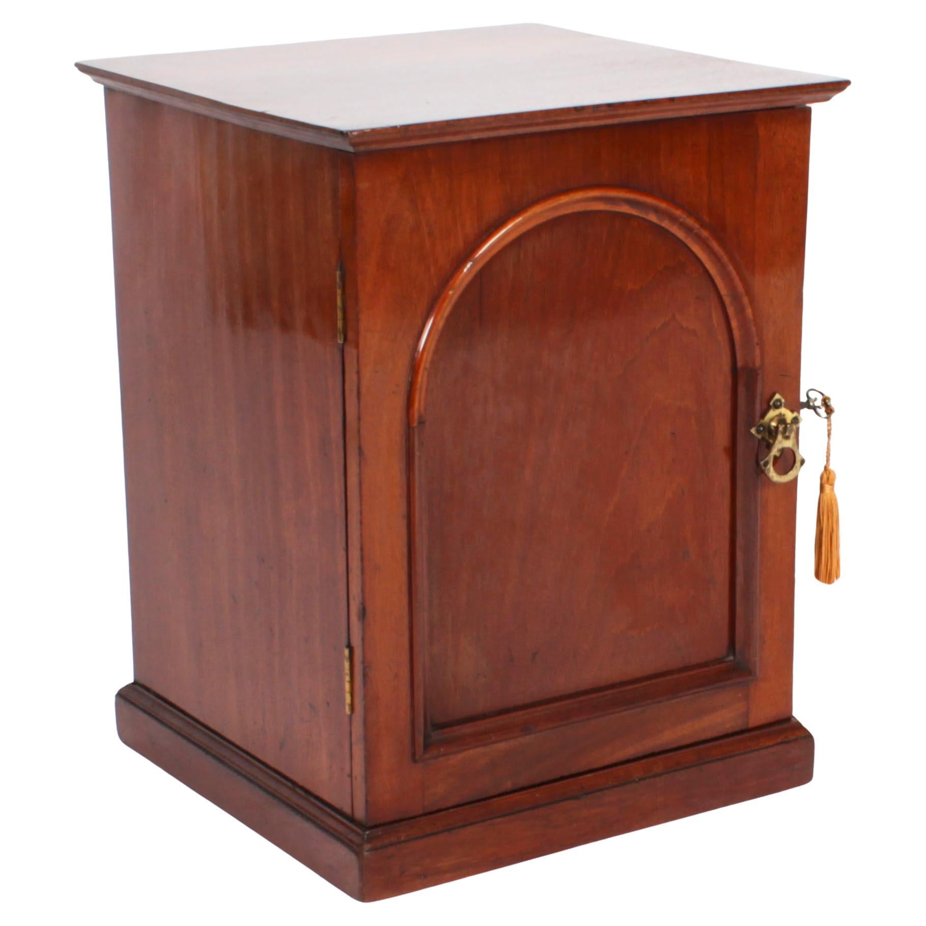 Antiguo armario victoriano de sobremesa para coleccionistas de joyas S. XIX
