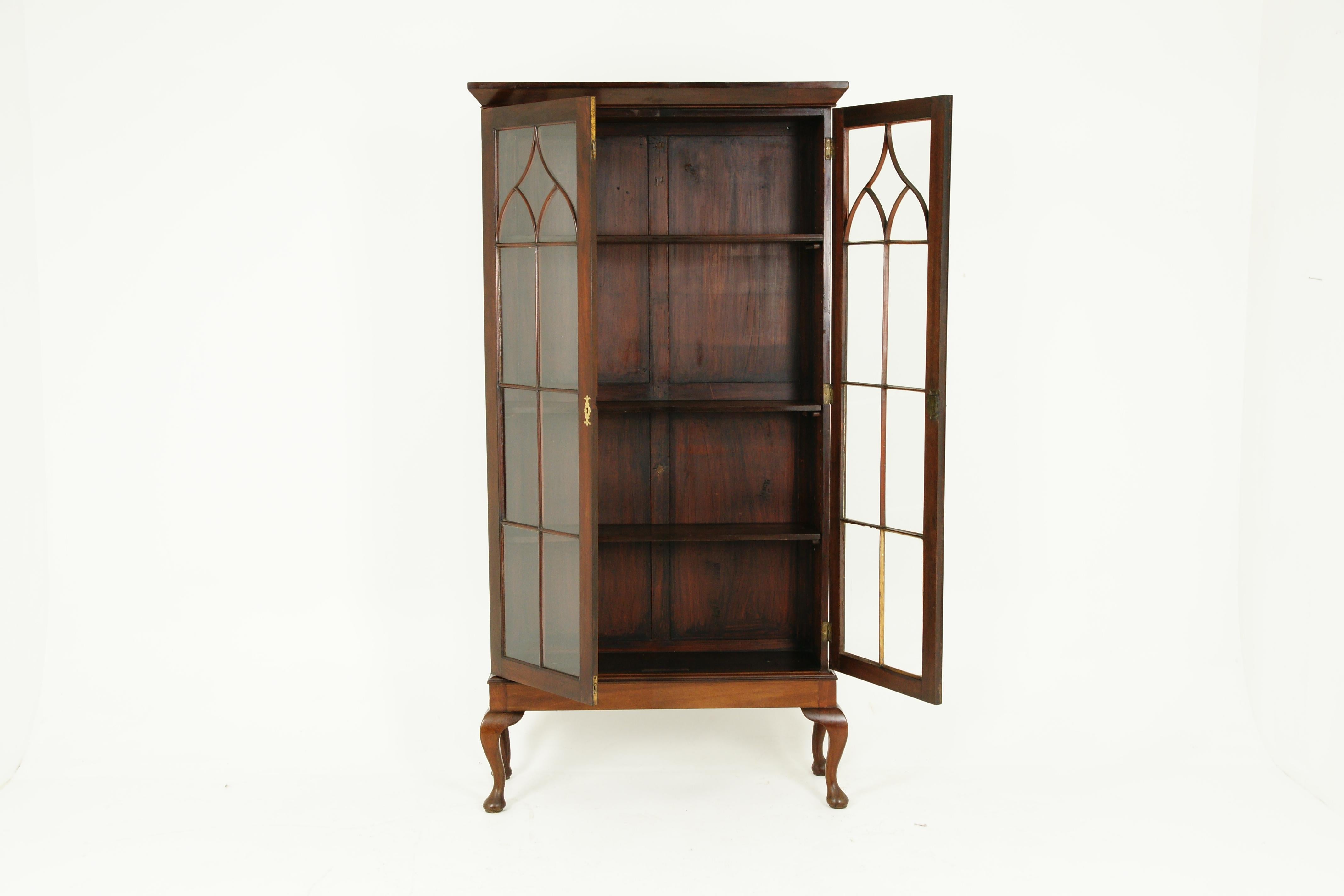 Antiker viktorianischer großer Nussbaumschrank Bücherregal:: Vitrine:: Schottland 1880 (Schottisch)
