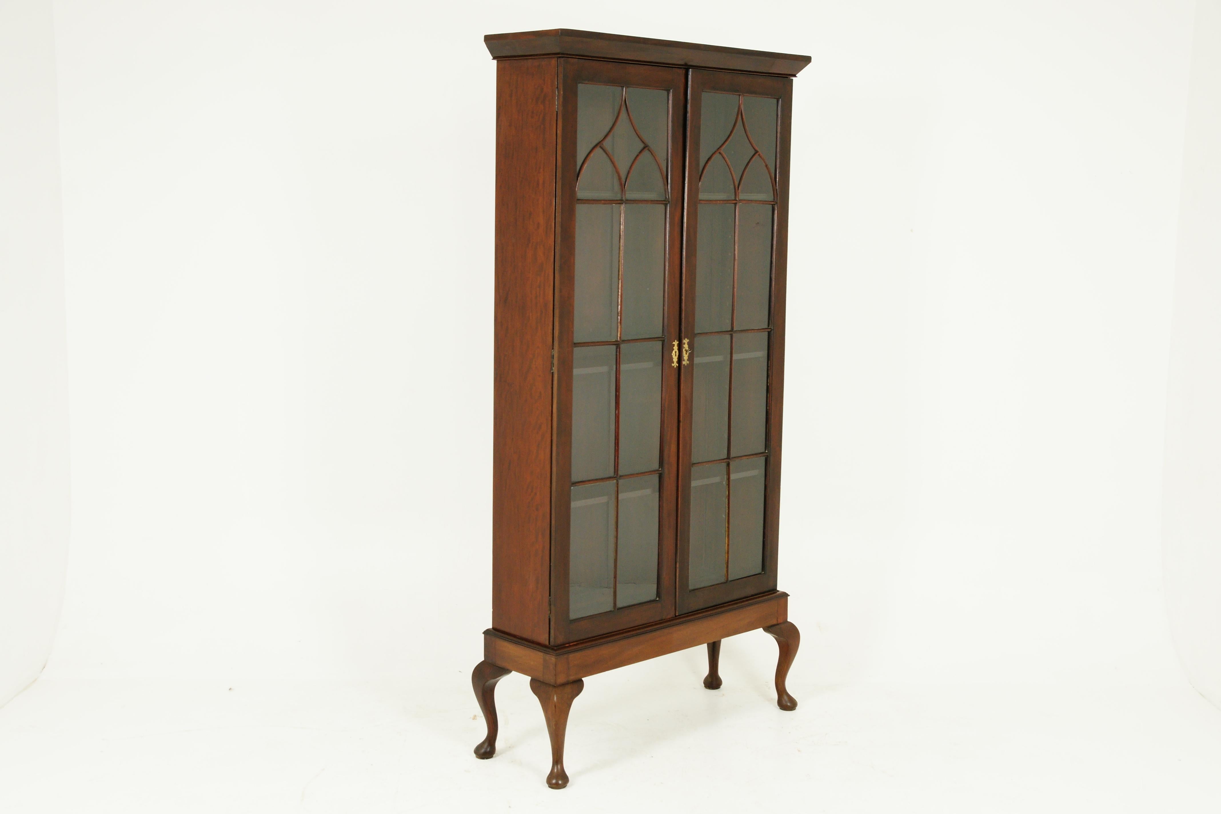 Antiker viktorianischer großer Nussbaumschrank Bücherregal:: Vitrine:: Schottland 1880 (Handgefertigt)