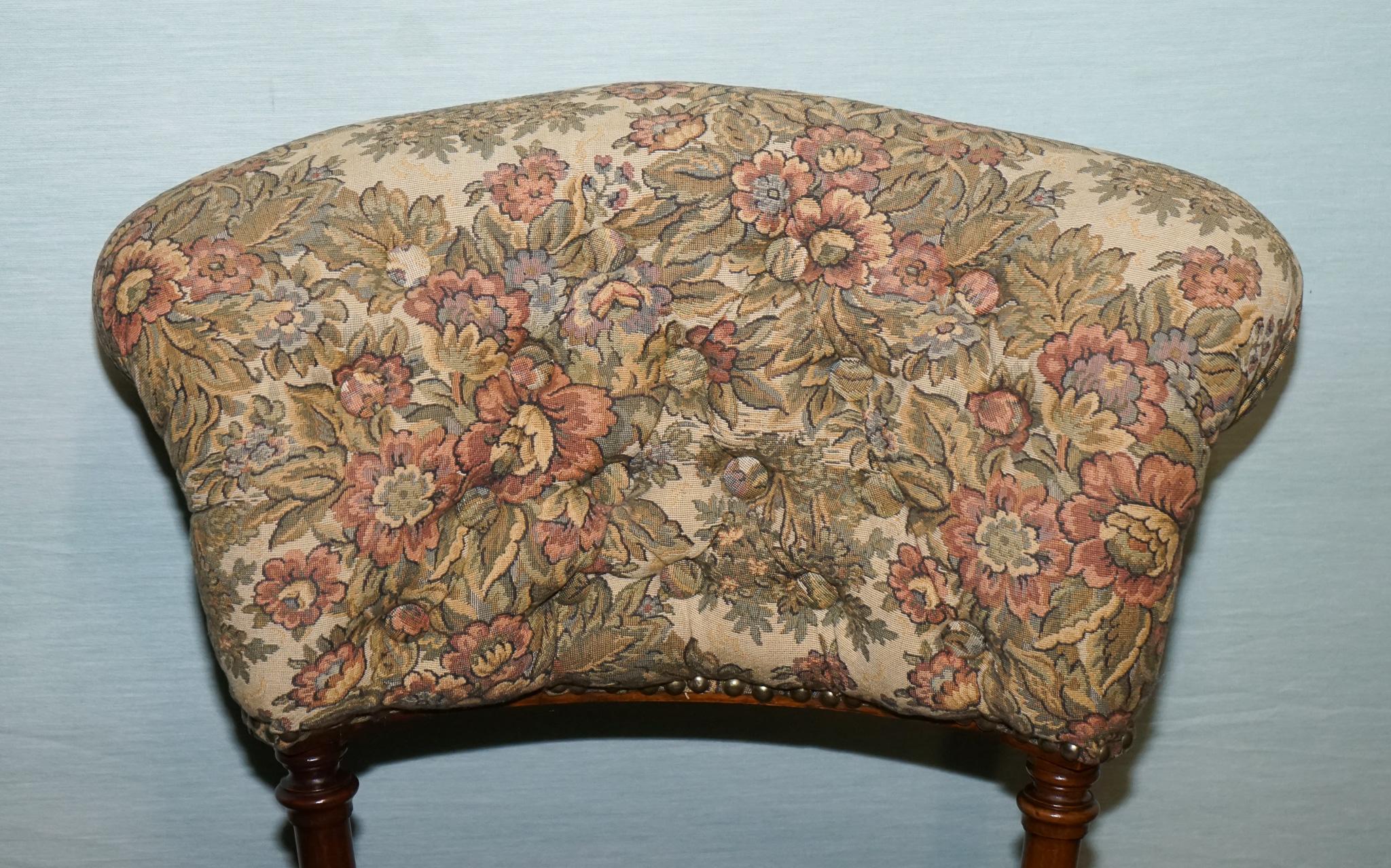 ANTIQUE VICTORIAN TAPESTRY NURSING CHAIR WITH FLORAL FLOWER DESiGN im Angebot 10