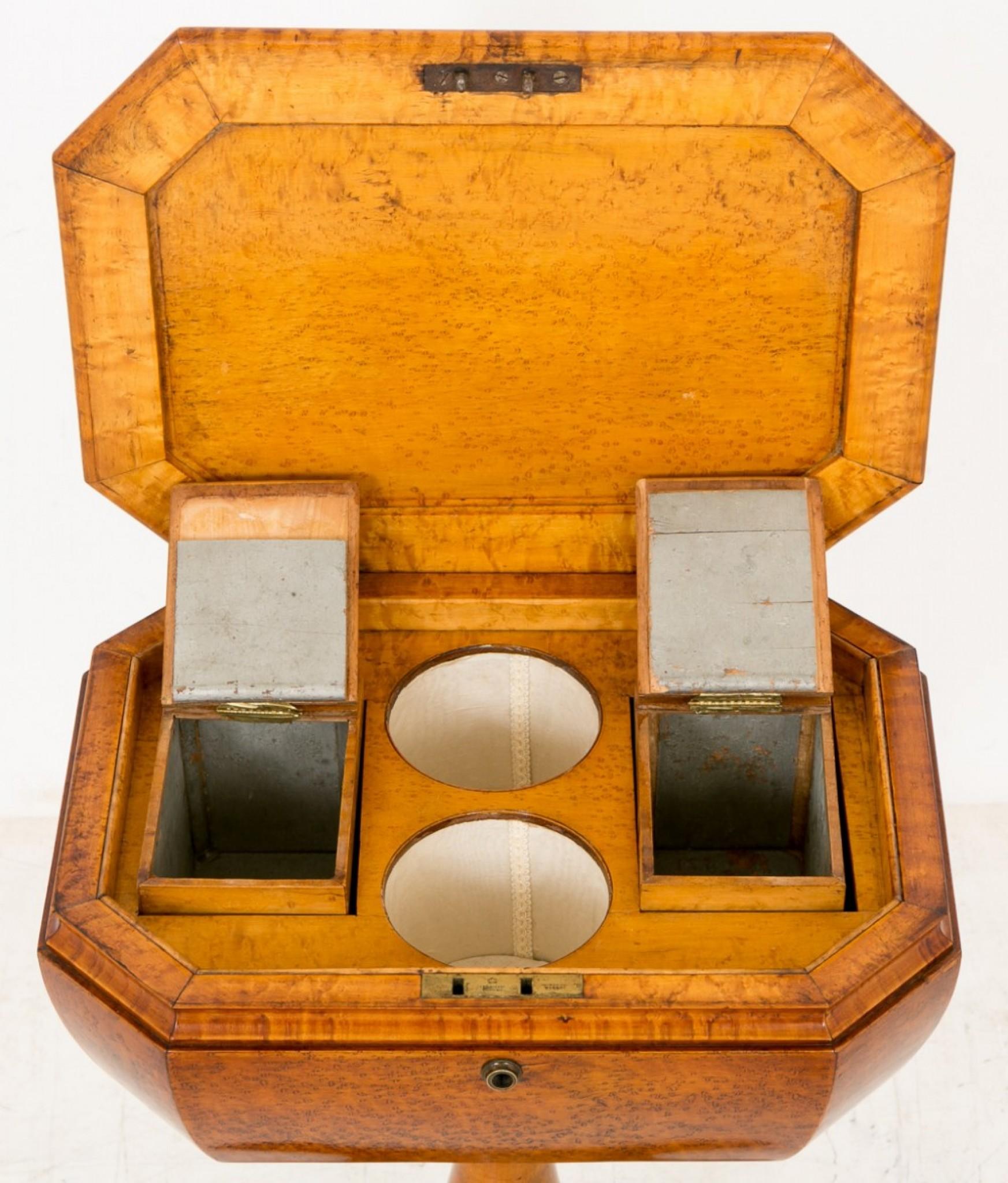 Milieu du XIXe siècle Ancienne théière victorienne - Ronce de noyer 1860 en vente