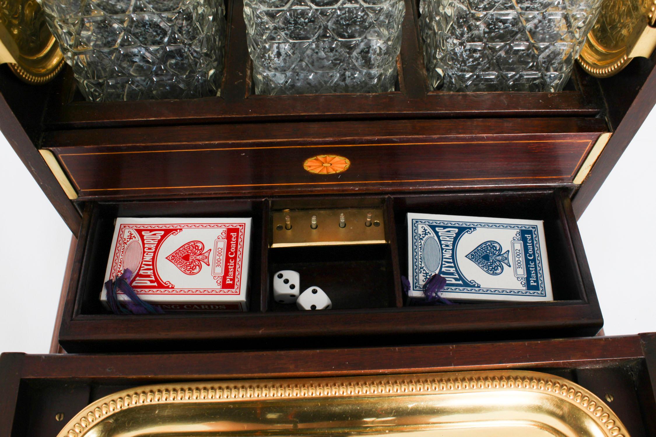 Antico compendio vittoriano a tre bottiglie di Tantalo e giochi del XIX secolo in vendita 8