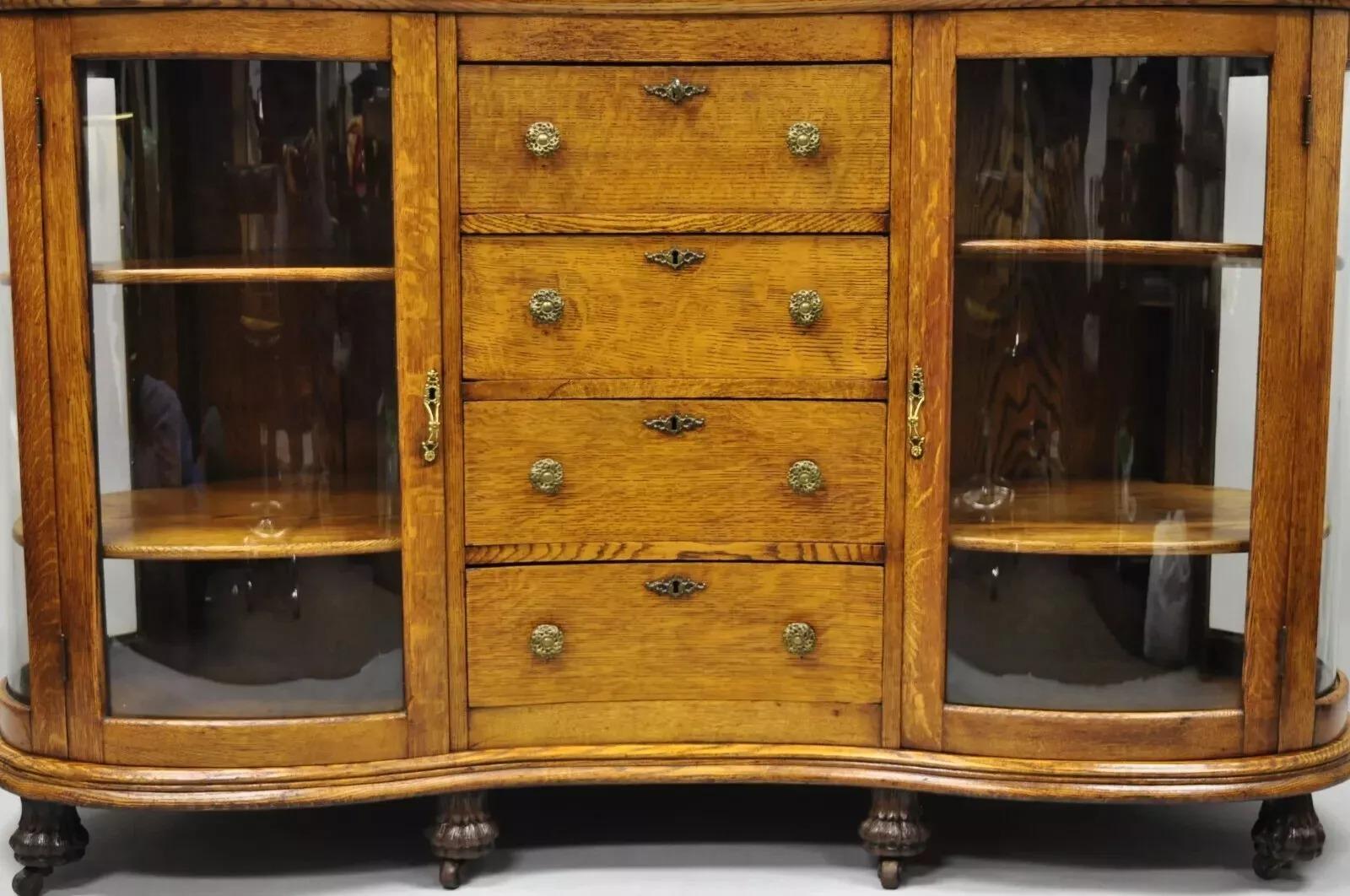 Antiguo Victoriano Tigre Roble Tallado Pata Curio Cabinet Base Aparador Buffet en Bueno estado para la venta en Philadelphia, PA