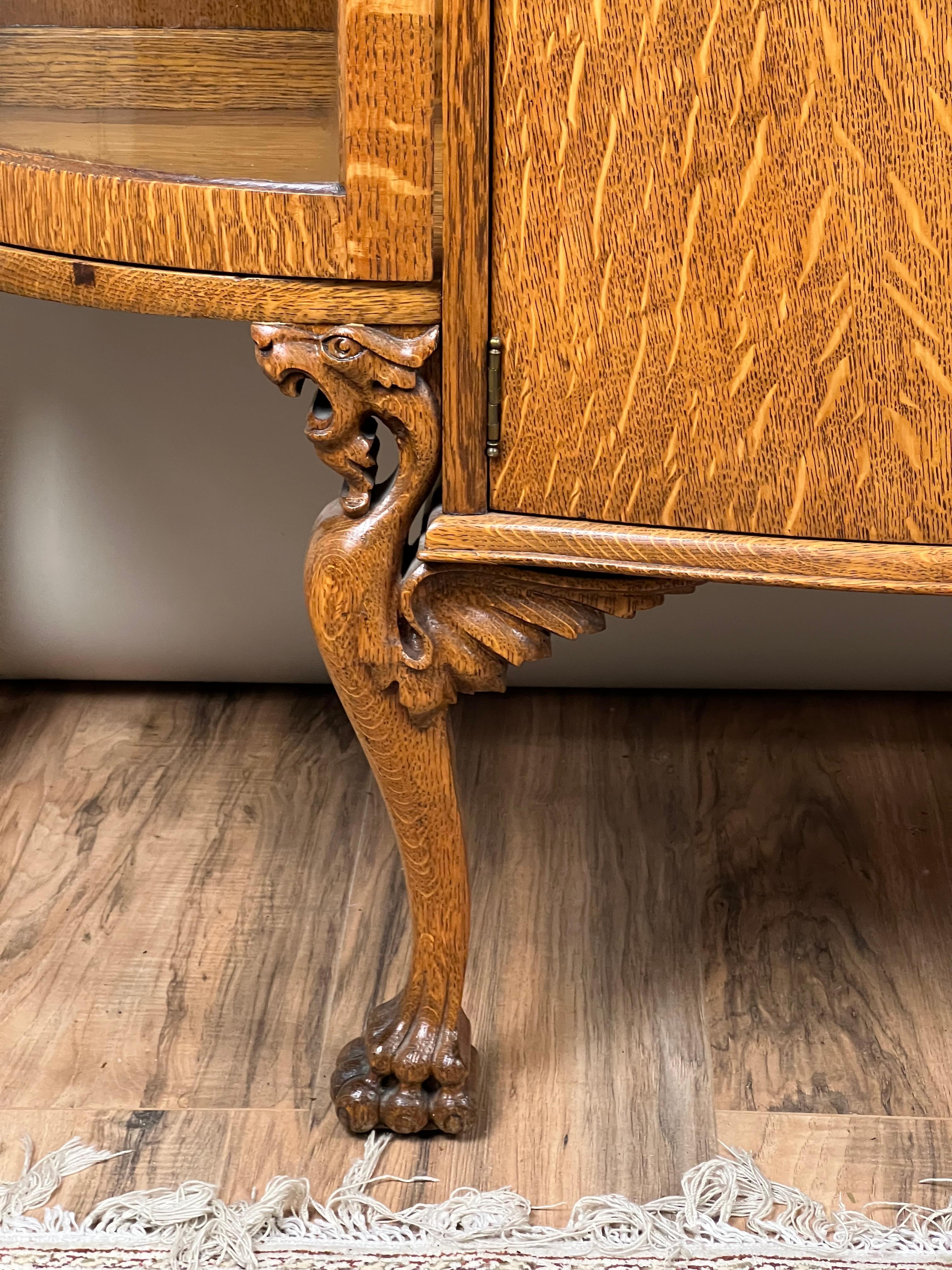 Antique Victorian Tiger Oak Green Man Buffet Server Bon état à Westfield, MA