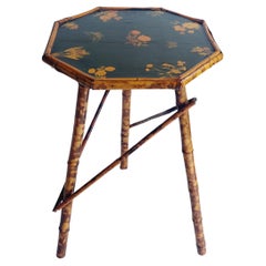 Antik Viktorianisch Tiger Achteckig  Bambus Dreibein Seitenende  Tisch lackierte Platte