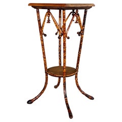 Tavolino vittoriano d’epoca con base a piedistallo in bambù e finitura tartaruga, 1900 circa