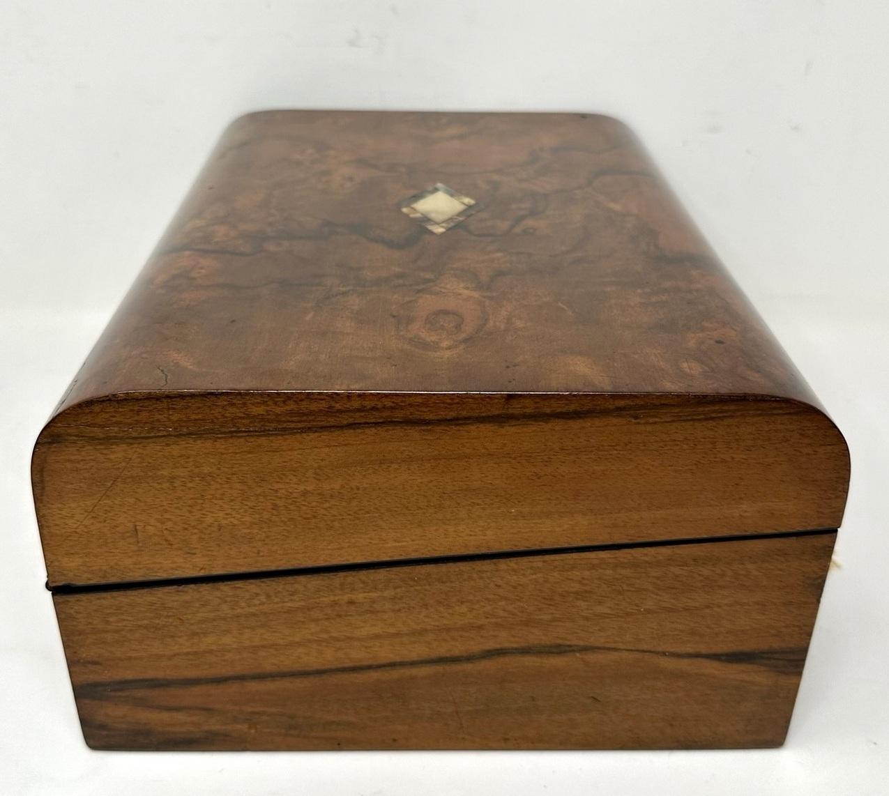 Antique Victorian Traveling Desk Mahogany Wooden Burl Walnut Writing Slope Box In Good Condition In Dublin, Ireland