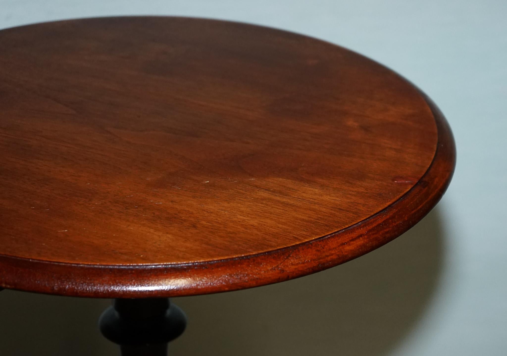 ANTIQUE VICTORIAN TRIPOD SiDE TABLE ROUND WINE TABLE WITH CABRIOLE LEGS For Sale 1