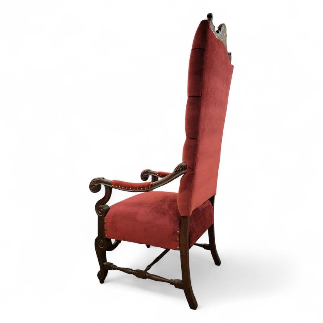 Victorien Ancienne chaise de trône victorienne à dossier touffeté nouvellement retapissée en velours en vente