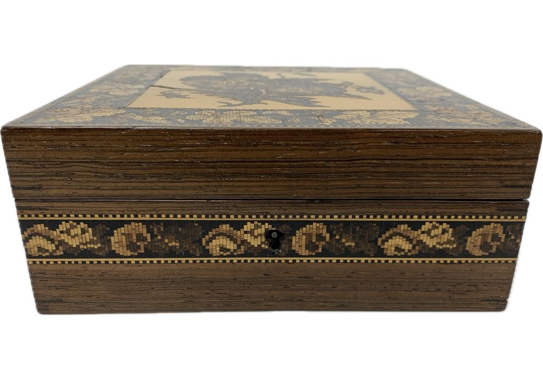 Caja de pañuelos antigua victoriana forrada de Tunbridge Ware Victoriano tardío en venta