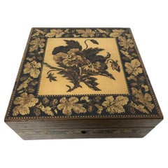 Caja de pañuelos antigua victoriana forrada de Tunbridge Ware