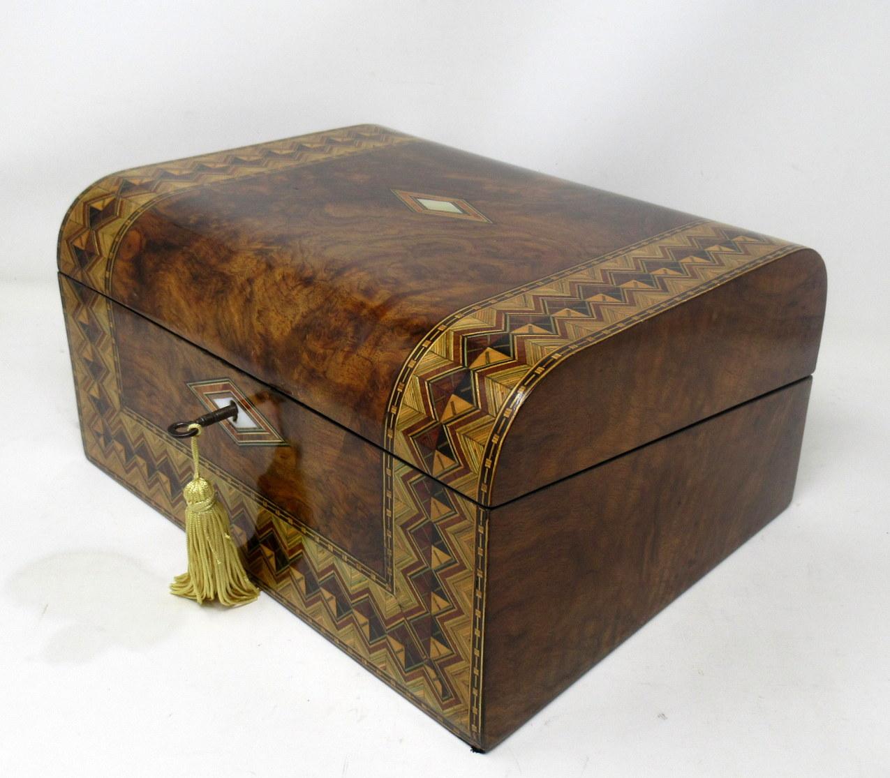 Antique Victorian Turnbridge Ware Burl Walnut Traveling Wooden Writing Slope Box In Good Condition In Dublin, Ireland