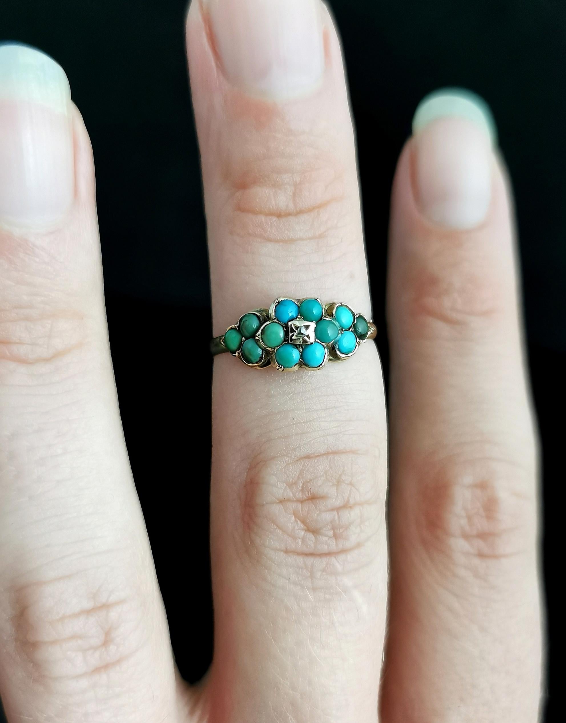 Antique Victorian Turquoise and Diamond Cluster Ring, 18kt Gold, Forget Me Not In Fair Condition In NEWARK, GB