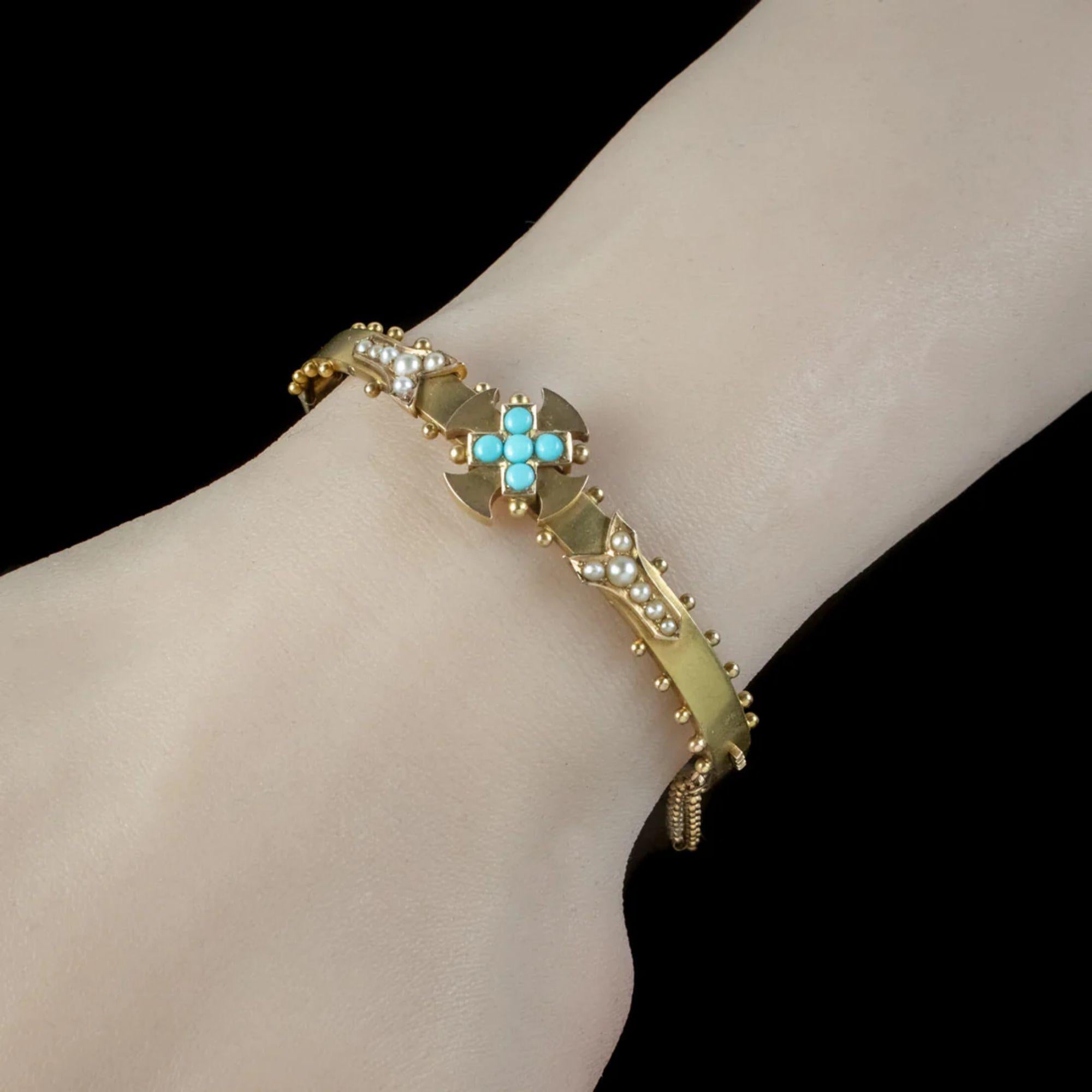 Antique Victorian Turquoise Celtic Cross Bangle in 15 Carat Gold, circa 1880 For Sale 2