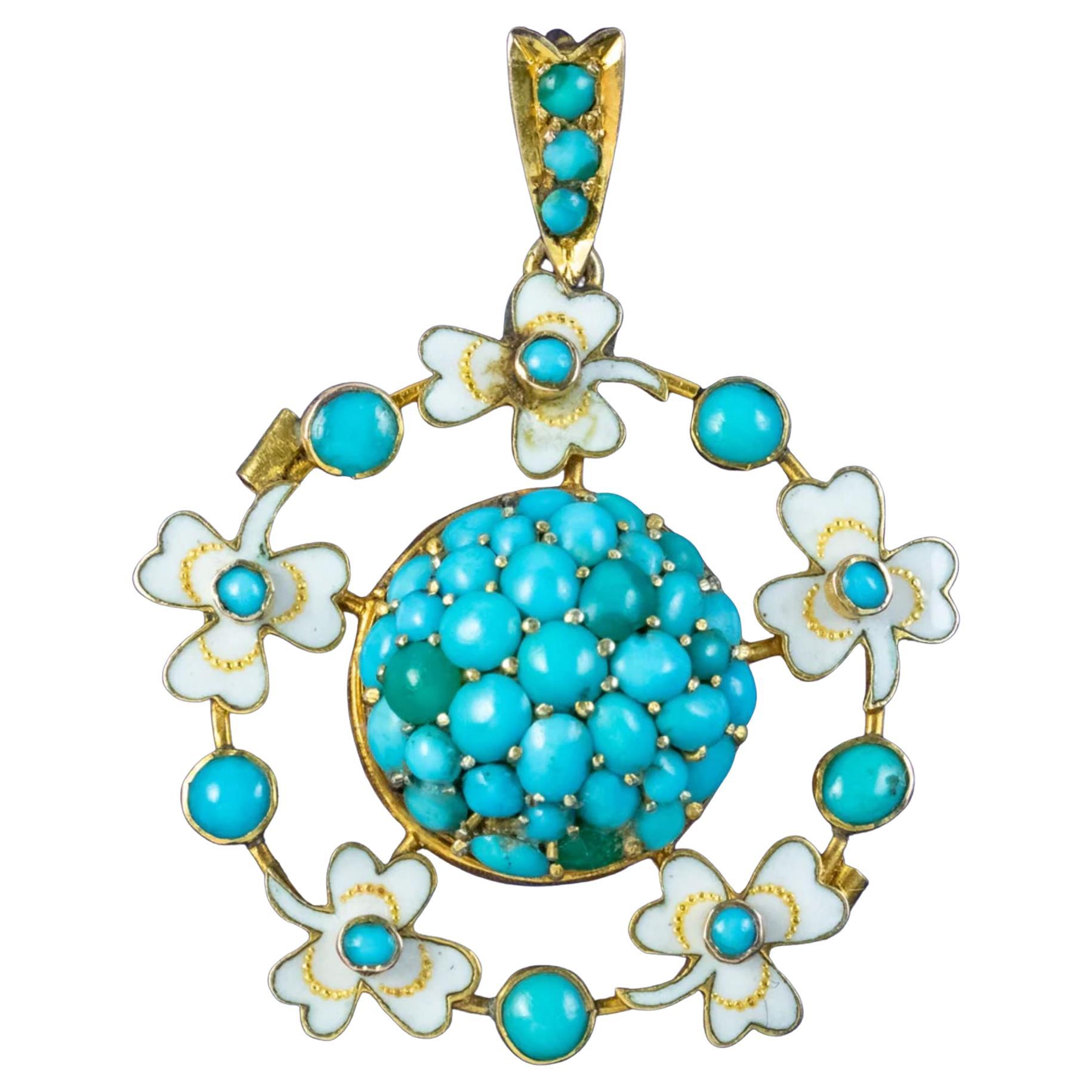 Antique Victorian Turquoise Enamel Shamrock Pendant in 9ct Gold, circa 1880-1910 For Sale