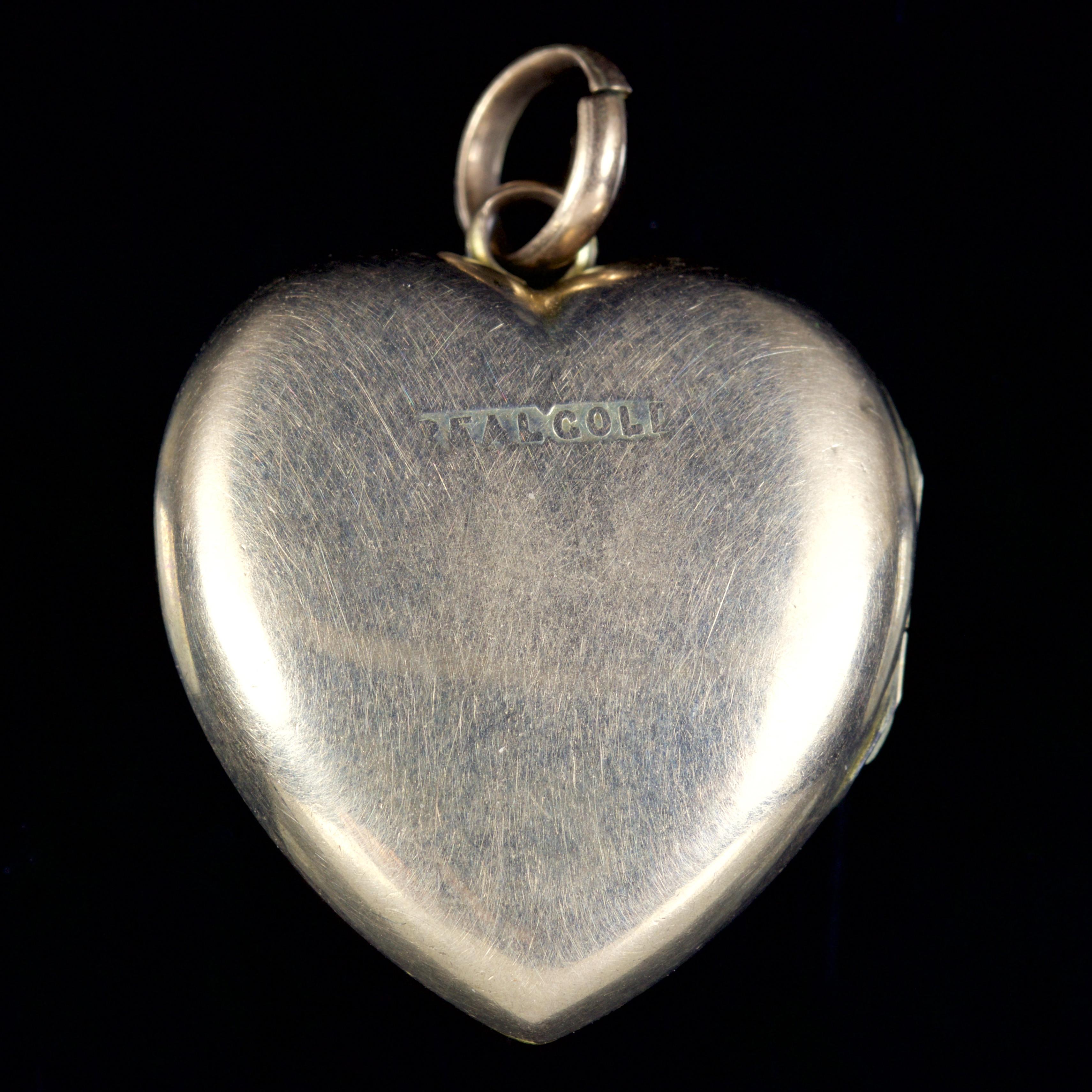 Antique Victorian Turquoise Pearl Heart Locket Gold, circa 1900 In Excellent Condition In Lancaster, Lancashire