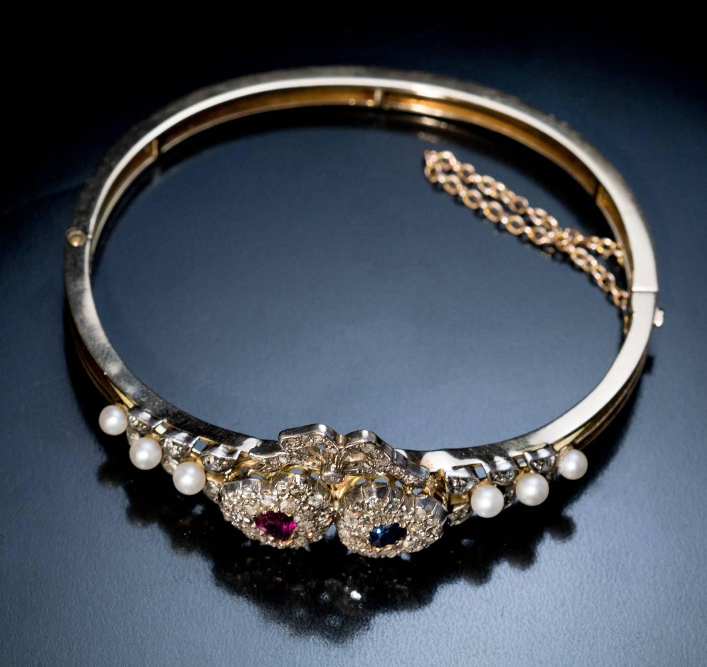Women's Antique Victorian Twin Heart Bangle Bracelet For Sale