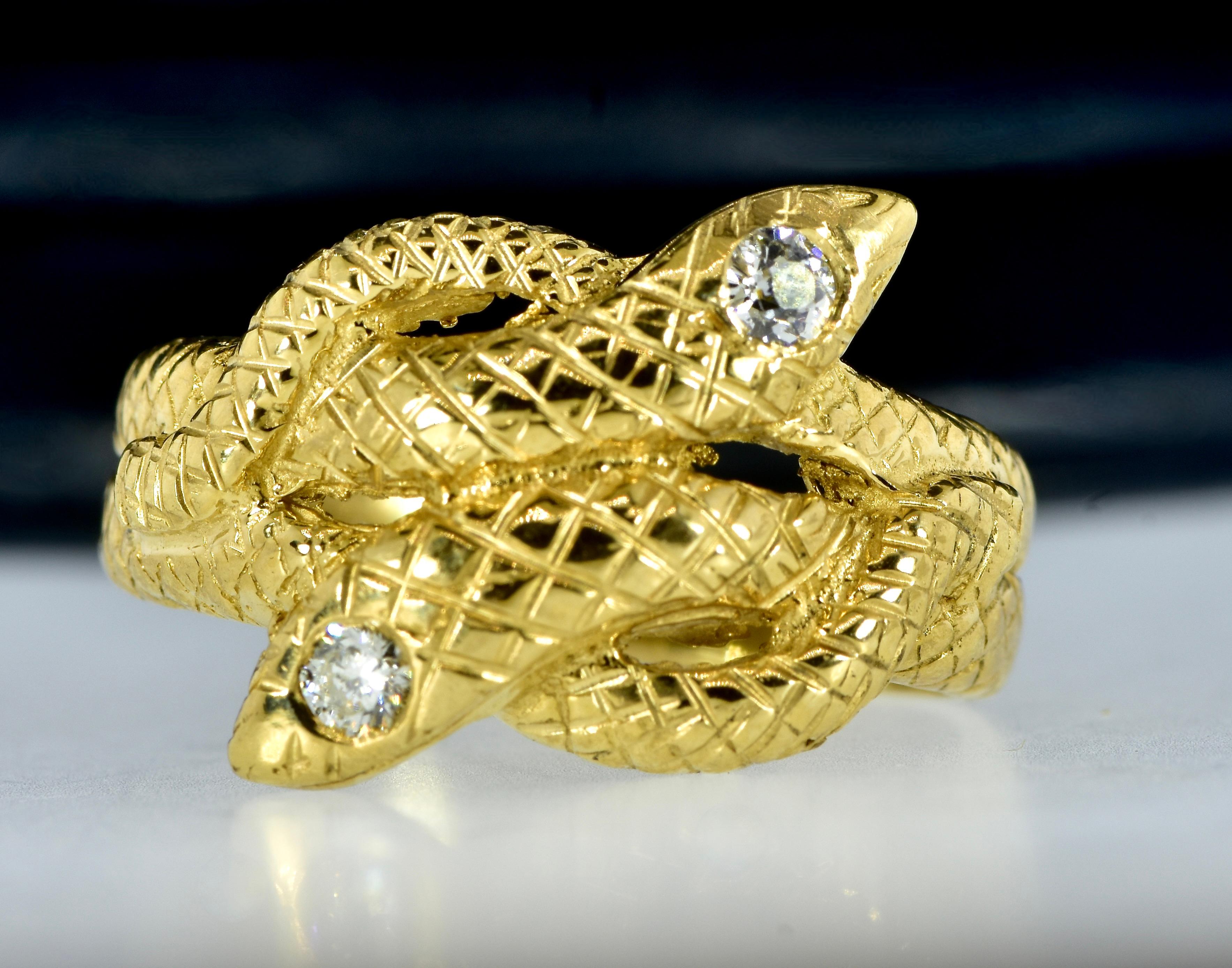 Antique Twin Serpent  Ring symbolizing eternal love in gold with  Diamonds 1880 For Sale 1