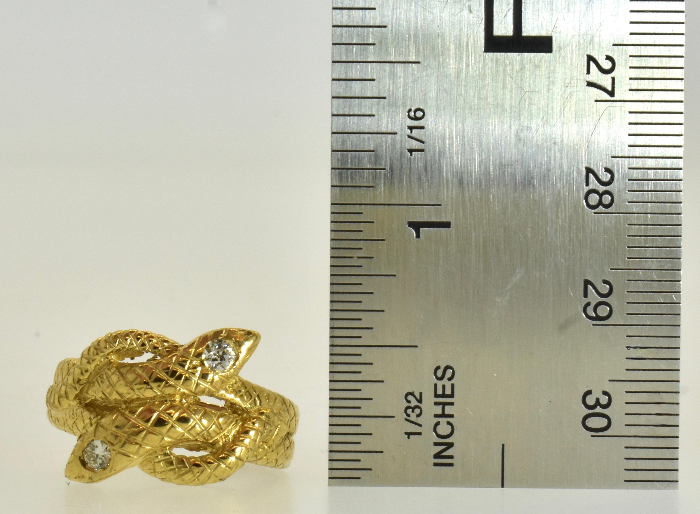Antique Twin Serpent  Ring symbolizing eternal love in gold with  Diamonds 1880 For Sale 3