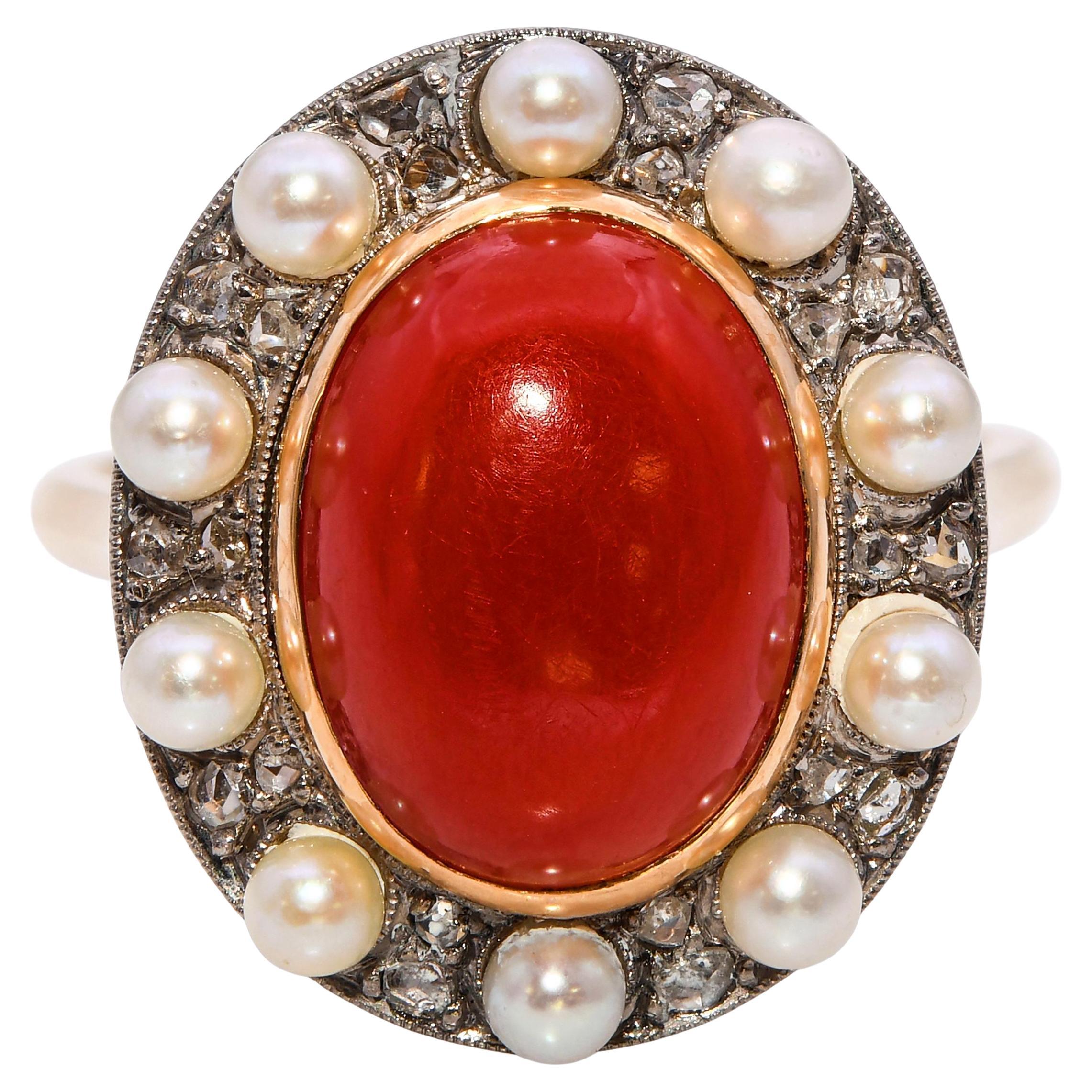 Antico anello vittoriano bicolore con corallo, perle e diamanti taglio rosa