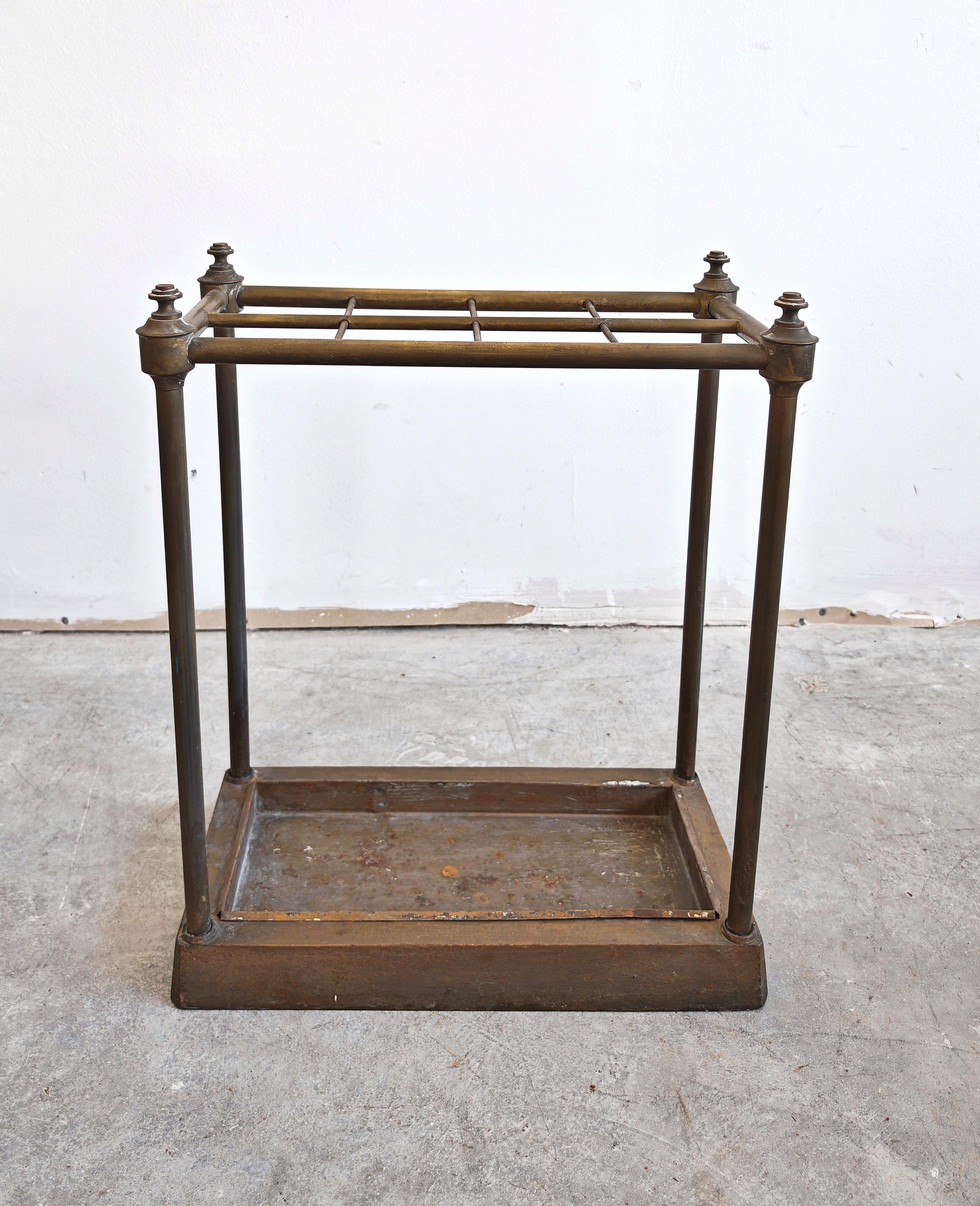 Victorien Porte-parapluies victorien ancien en laiton et fonte, Angleterre 1880s en vente