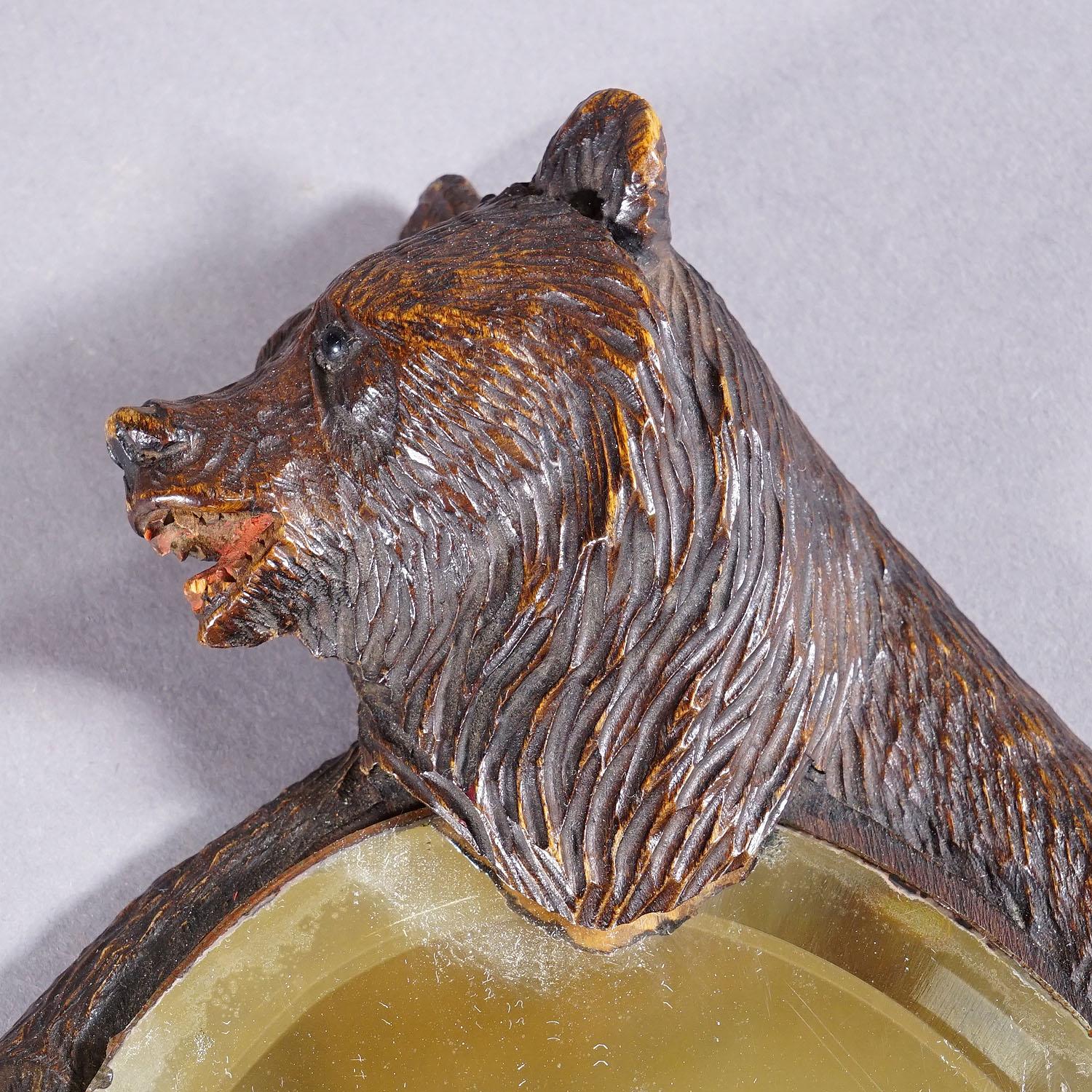 Suisse Antique Victorian Vanity Mirror with Bear, Black Forest ca. 1900 en vente