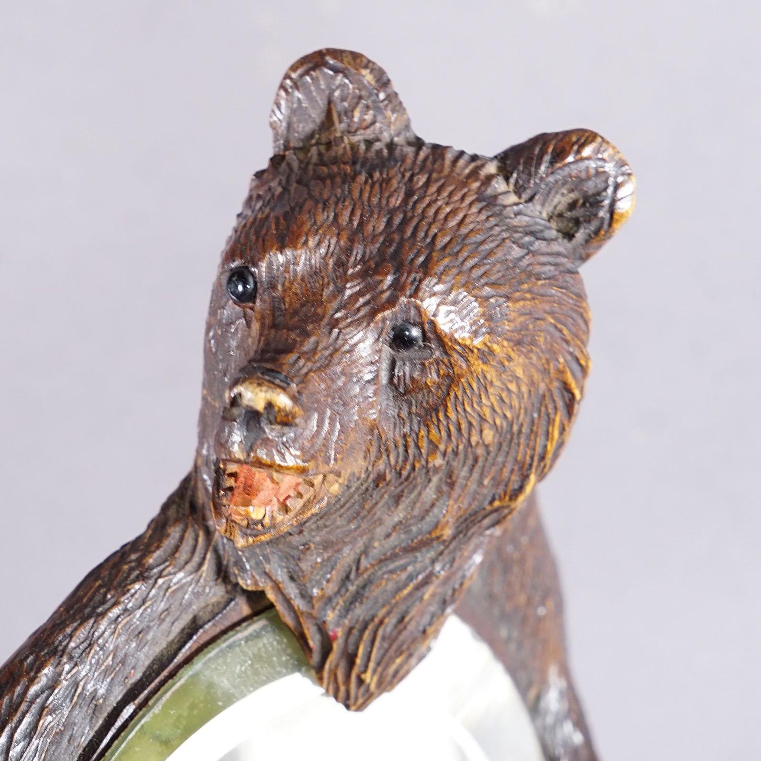 20ième siècle Antique Victorian Vanity Mirror with Bear, Black Forest ca. 1900 en vente