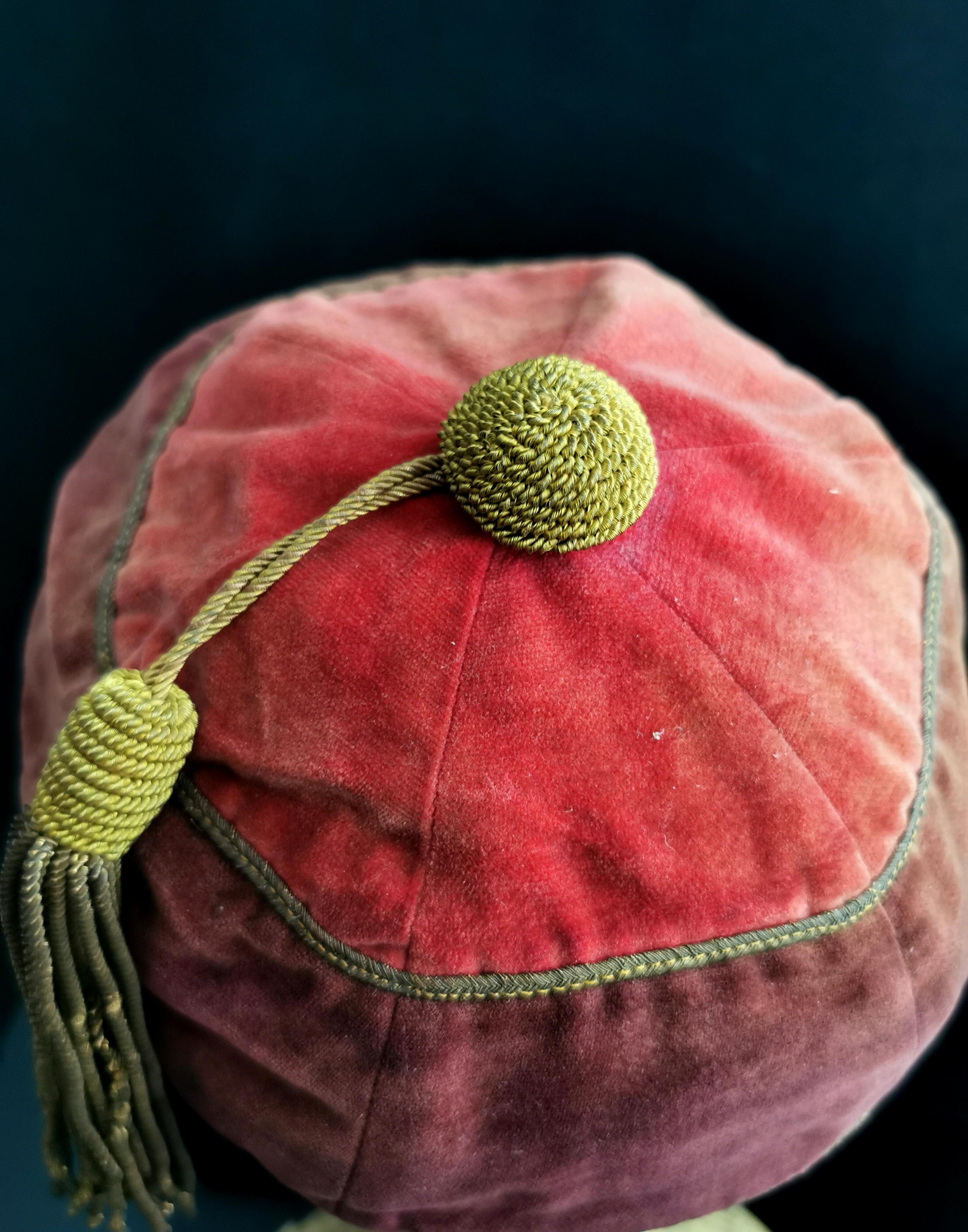 Brown Antique Victorian velvet jockeys cap, sporting hat  For Sale