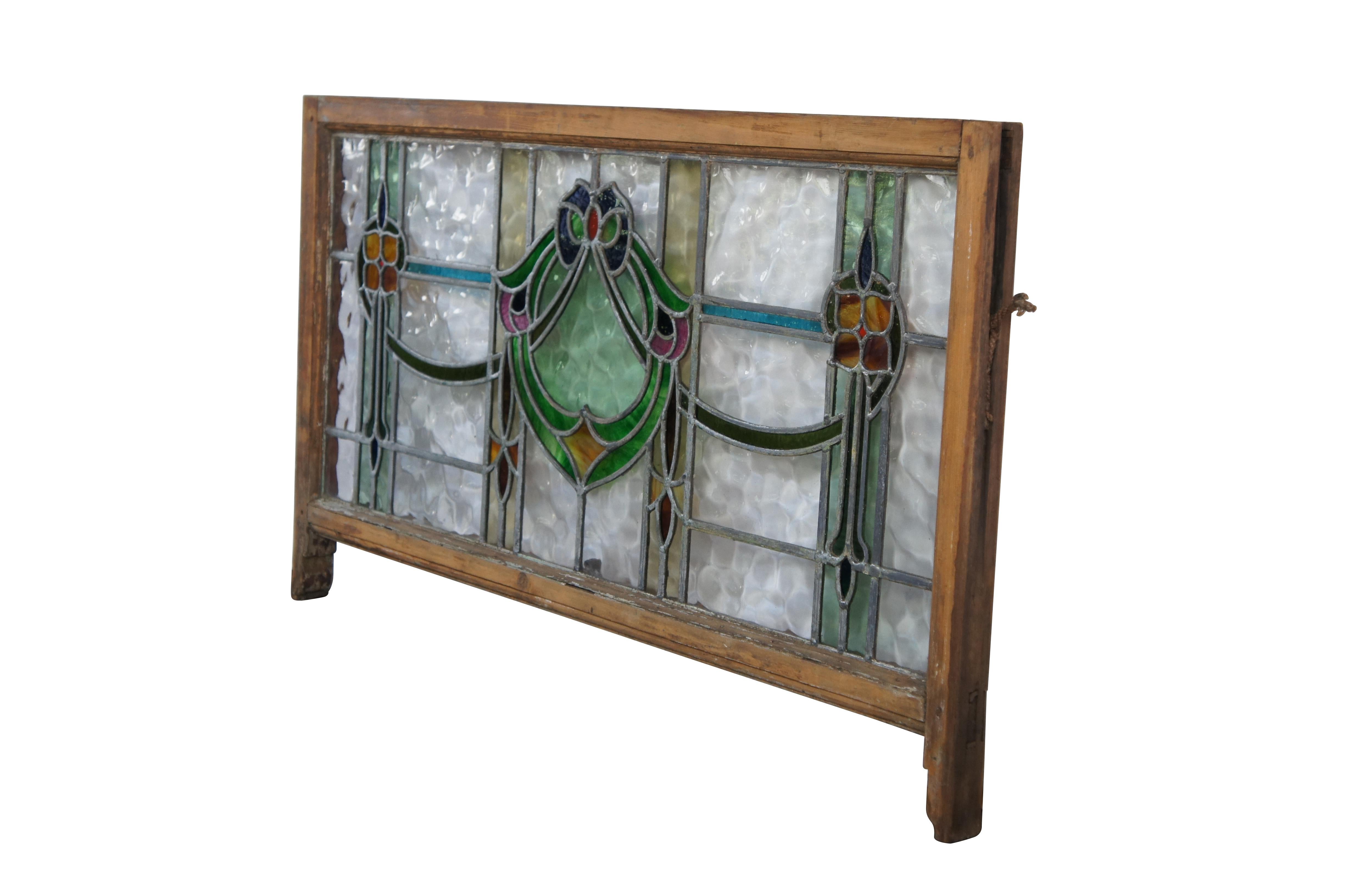 Antique Victorian Leaded Stained Glass Neoclassical Transom Window In Good Condition In Dayton, OH
