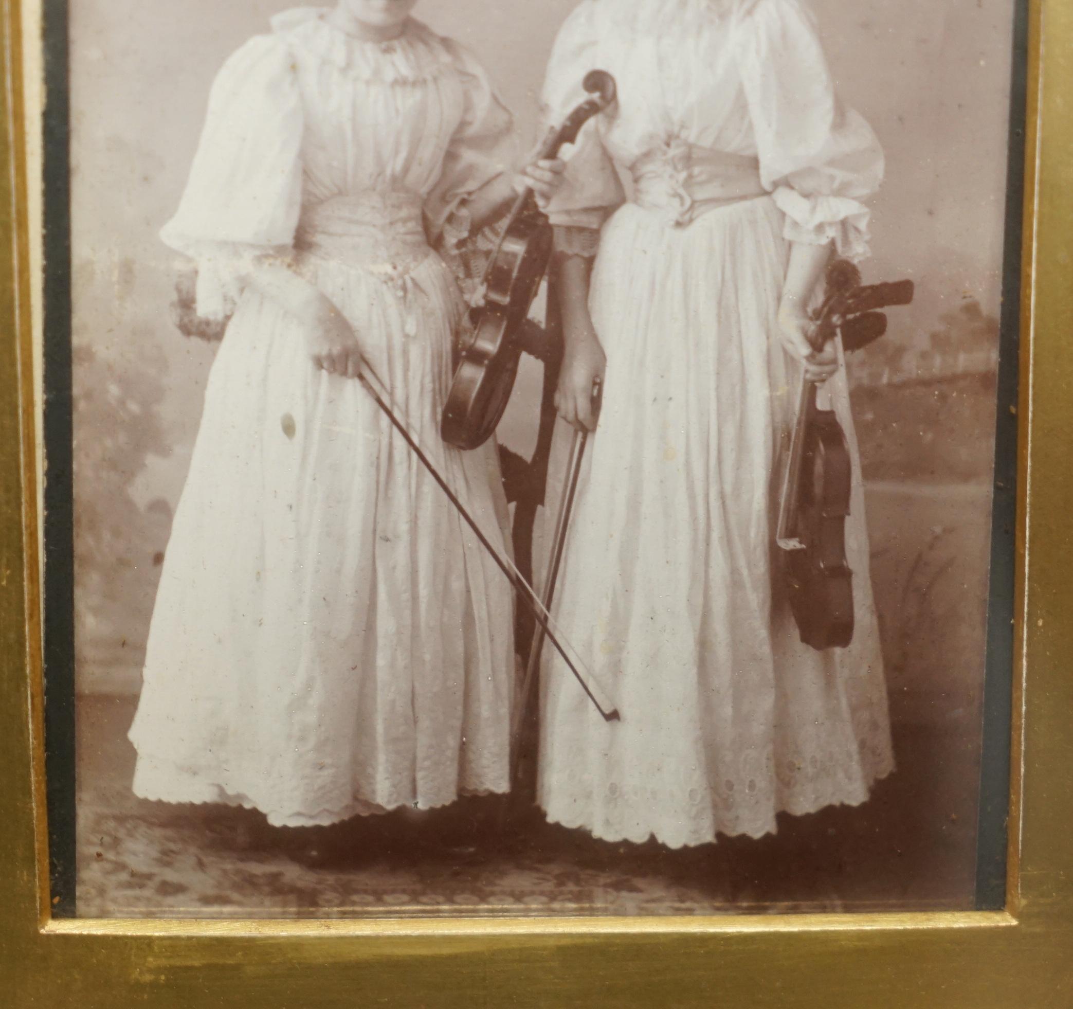 19th Century ANTIQUE ViCTORIAN VIOLINISTS PHOTO & PERIOD FRAME CASED INSIDE DISPLAY CASE For Sale