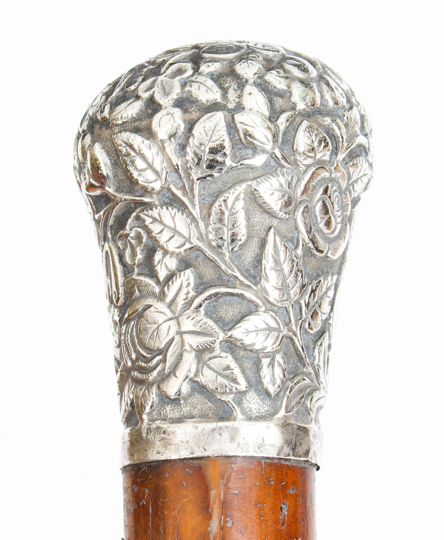 English Antique Victorian Walking Stick Cane with Sterling Silver Pommel, 19th Century