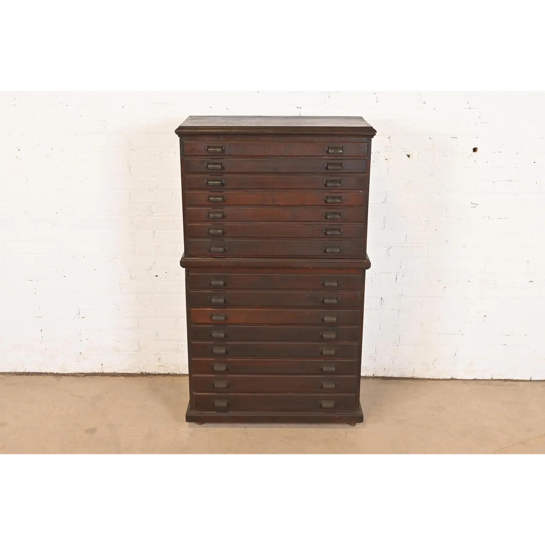 Antique Victorian Walnut 15-Drawer Architect's Blueprint Flat File Cabinet In Good Condition For Sale In South Bend, IN