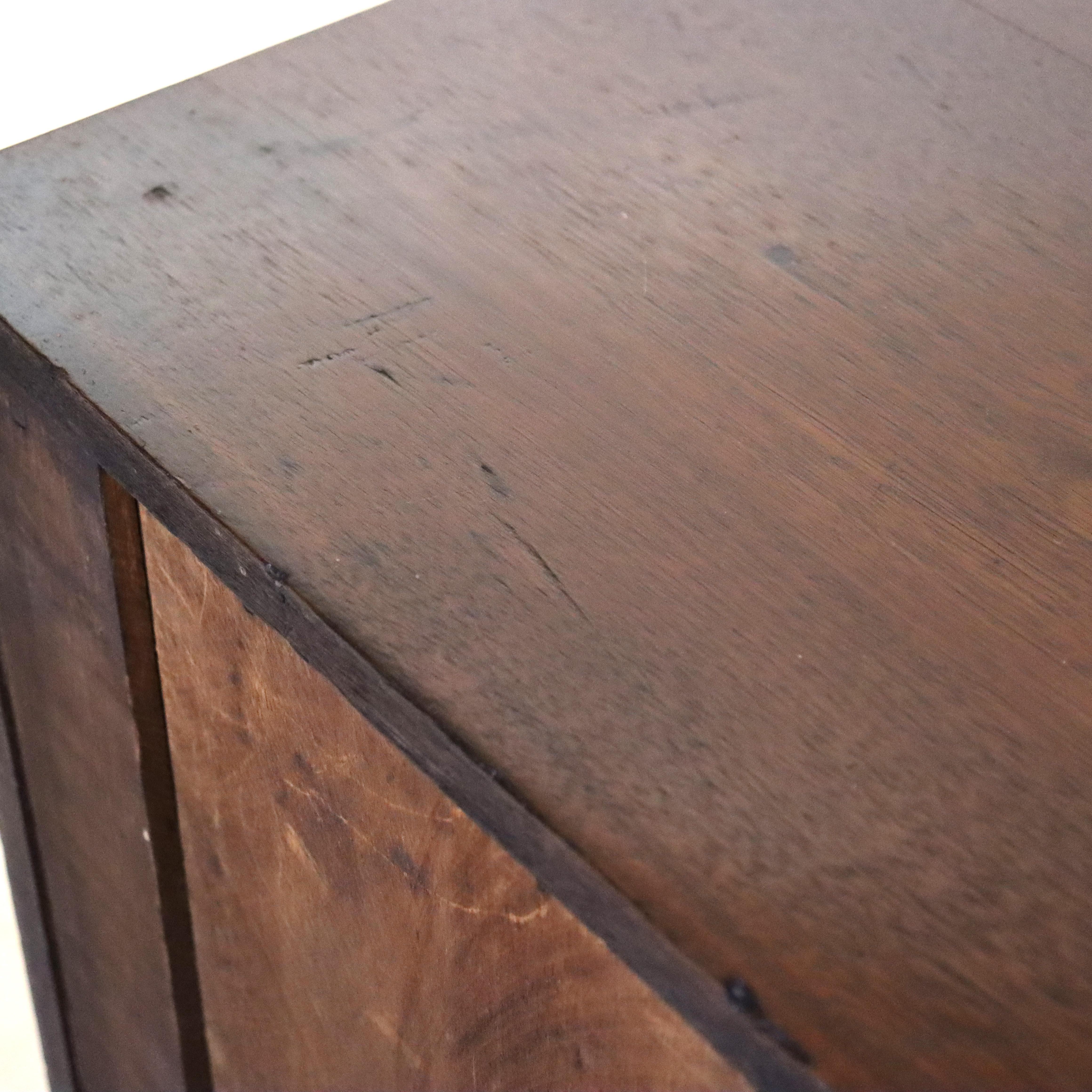 Arcón Victoriano Antiguo De 3 Cajones De Nogal Con Tiradores Tallados C1890 en venta 10