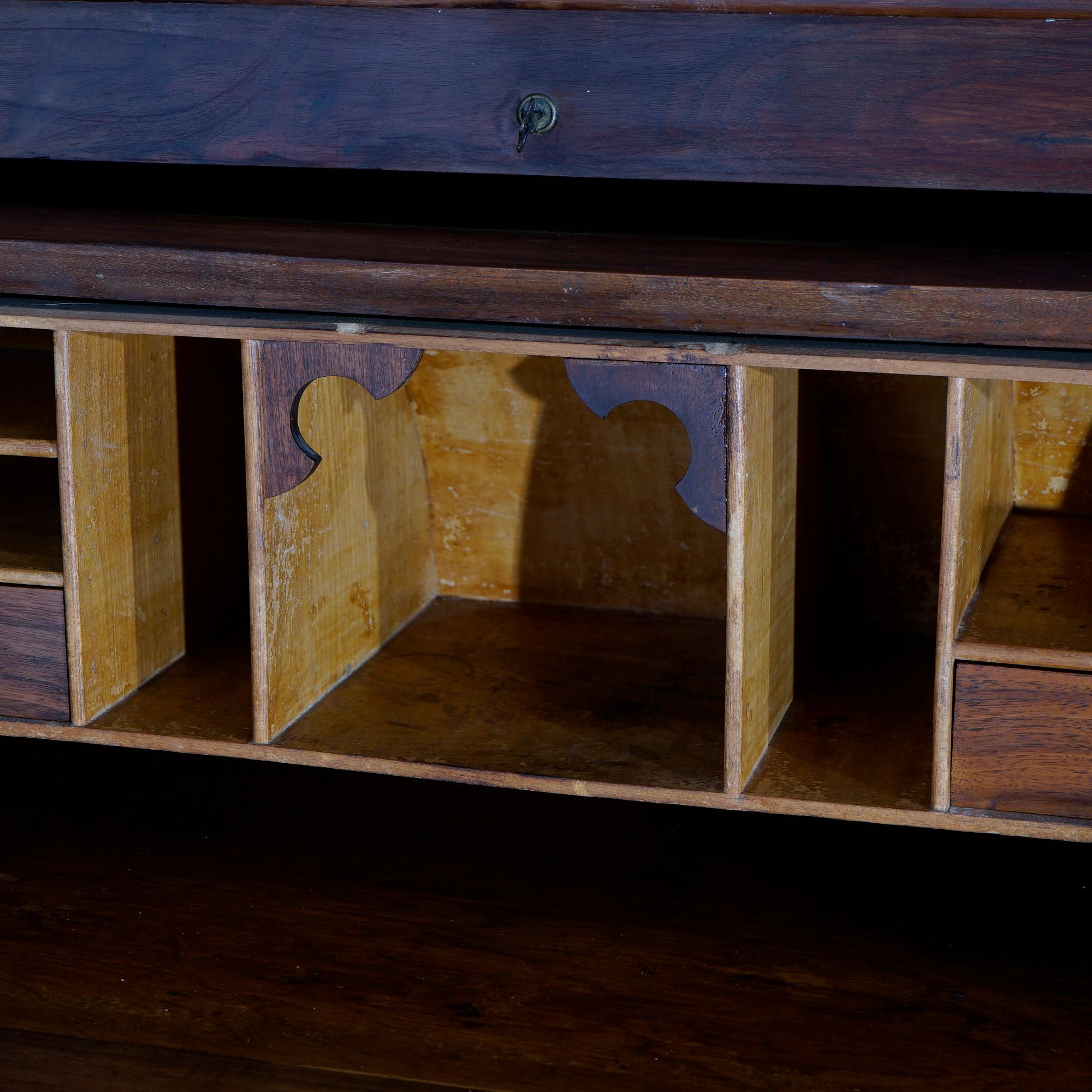 Antique Victorian Walnut & Burl Cylinder Secretary Desk & Bookcase, circa 1880 For Sale 7