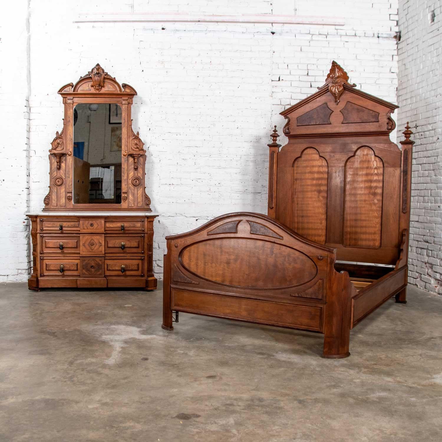 Antique Victorian Walnut and Burl Walnut Tall Lincoln Style Full Size Bed In Good Condition For Sale In Topeka, KS