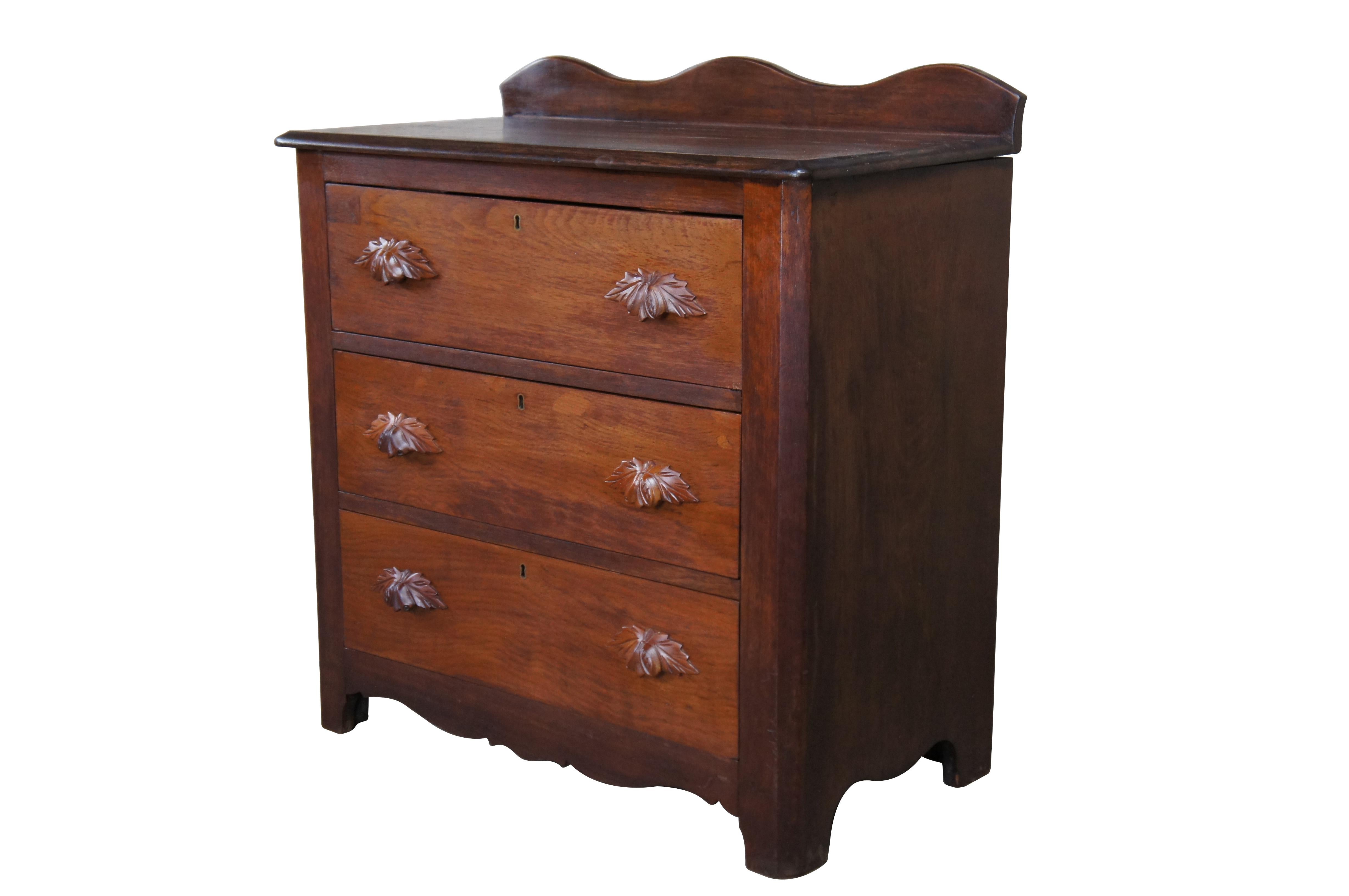 Antique Victorian Walnut Chest of Drawers Dresser Washstand Cabinet Fruit & Nut In Good Condition In Dayton, OH