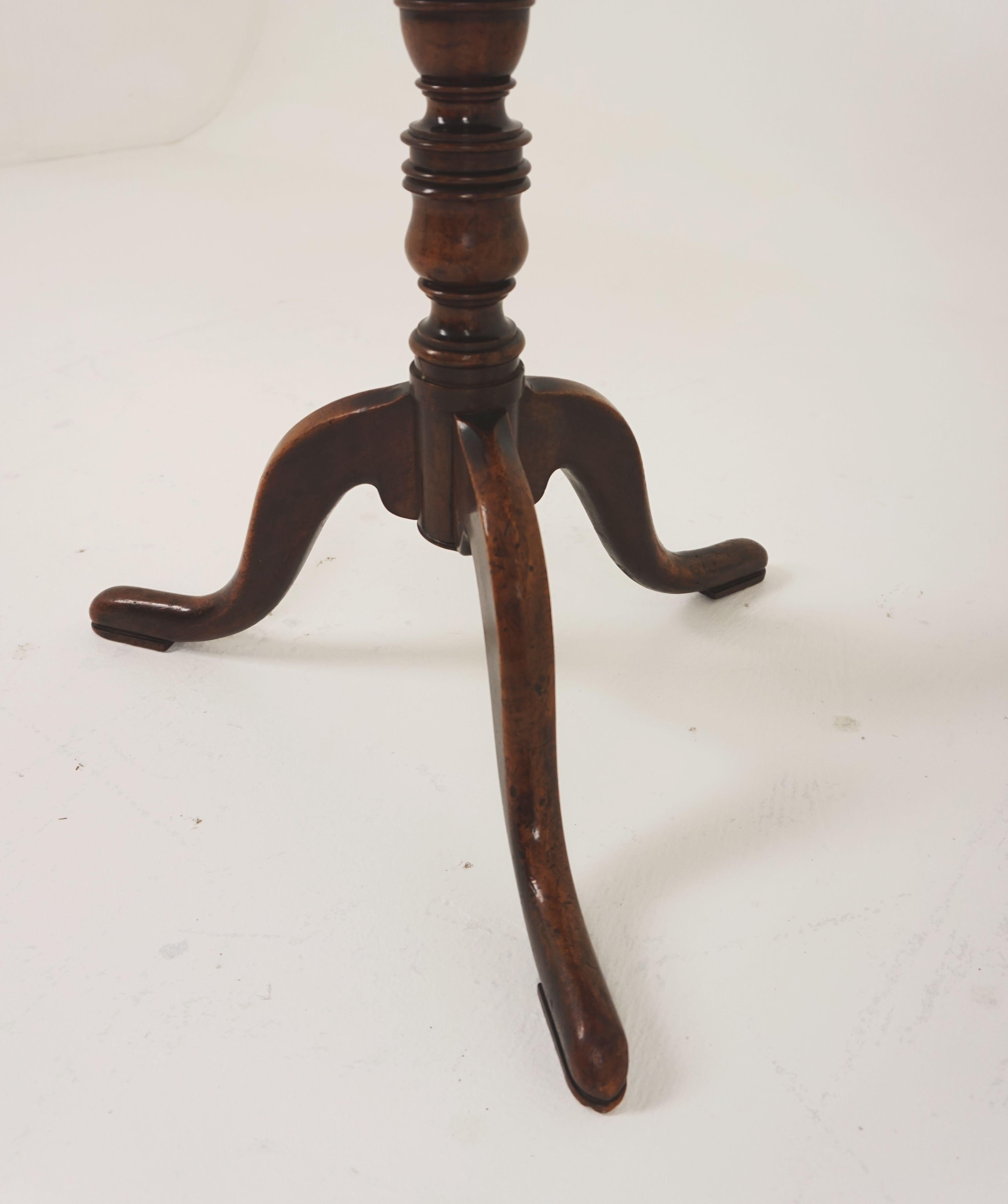 Hand-Crafted Antique Victorian Walnut Circular Lamp Table, Scotland, 1880