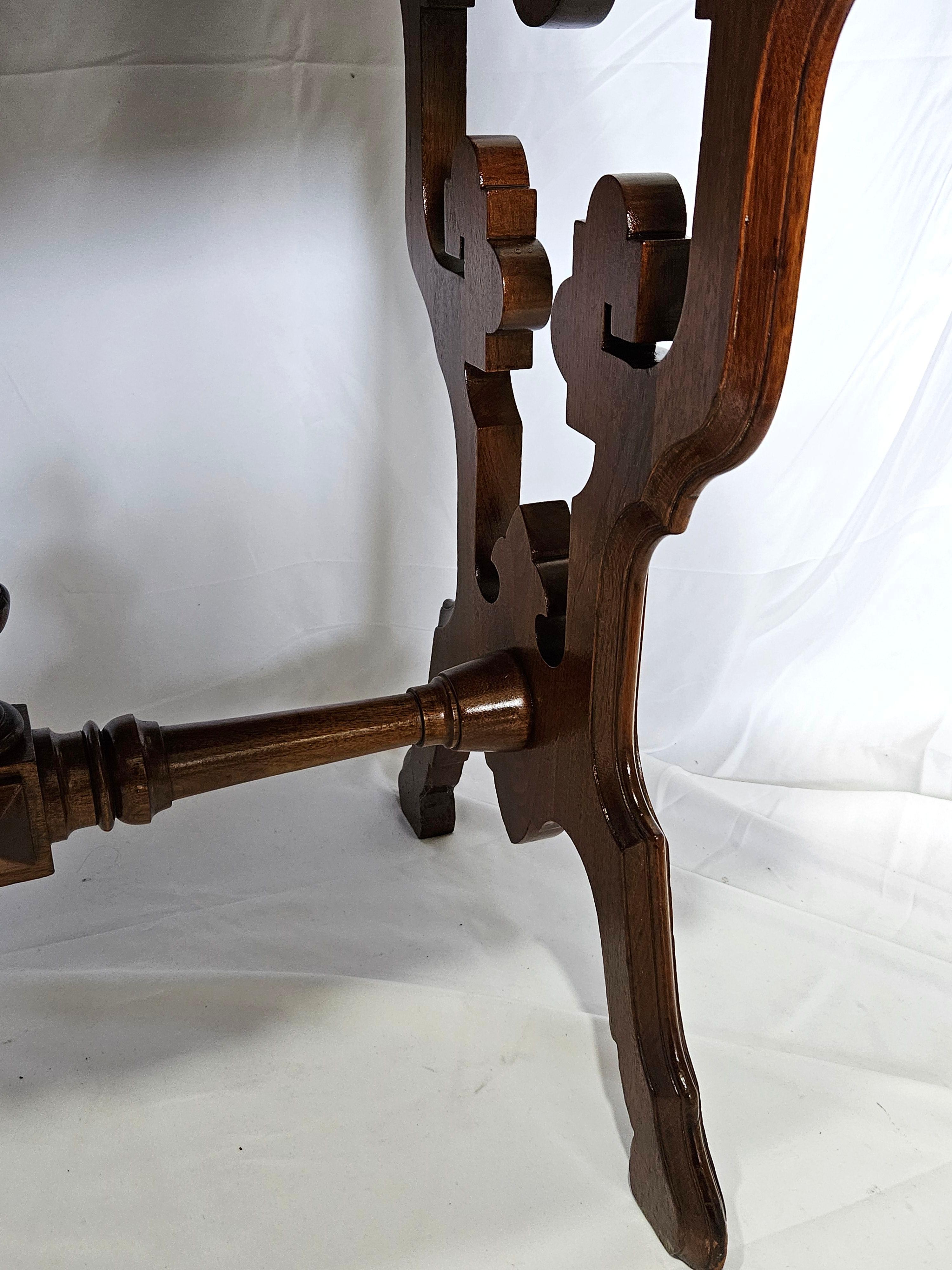 Escritorio antiguo victoriano de nogal en venta 5