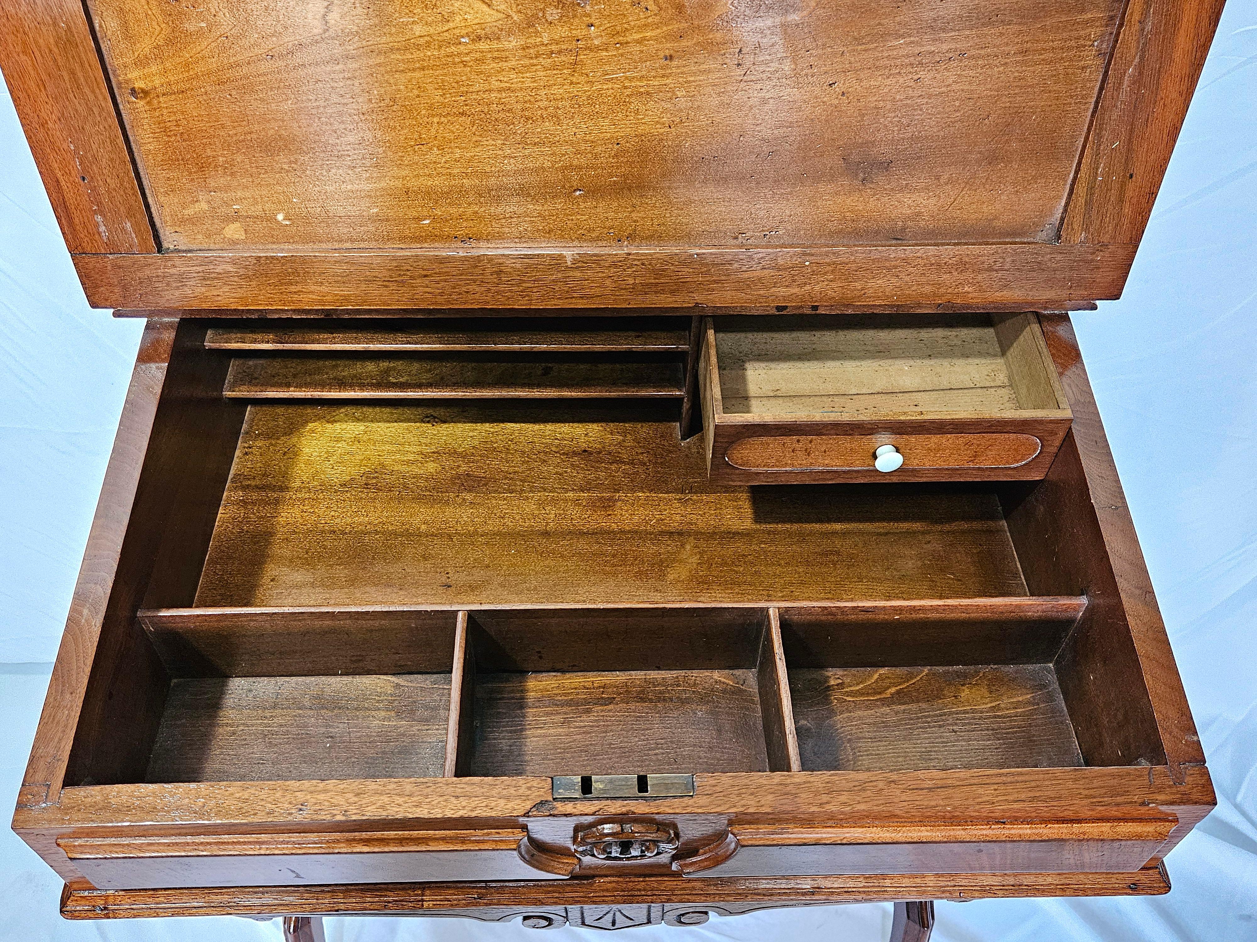 Escritorio antiguo victoriano de nogal en venta 7