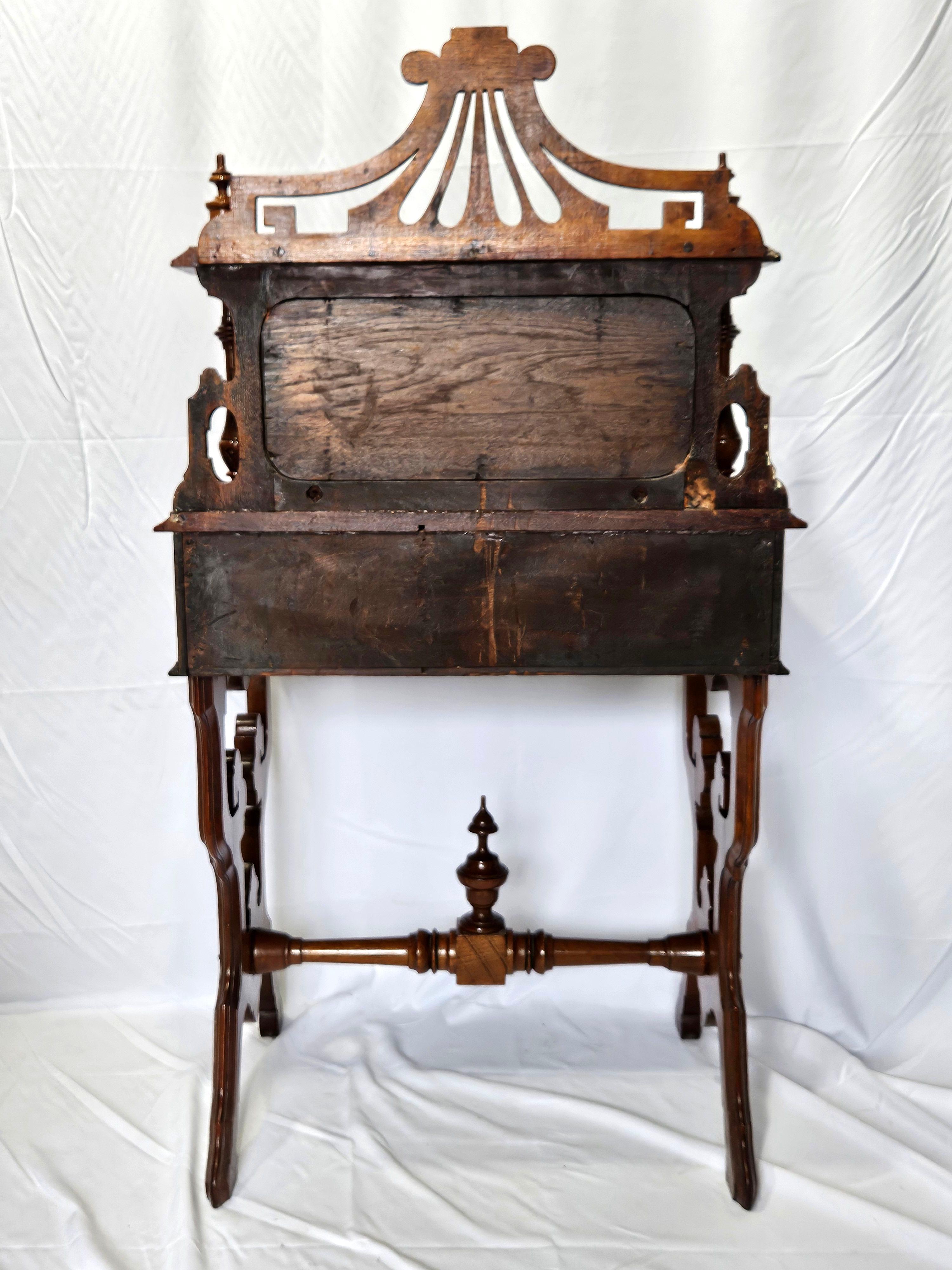 Escritorio antiguo victoriano de nogal en venta 12