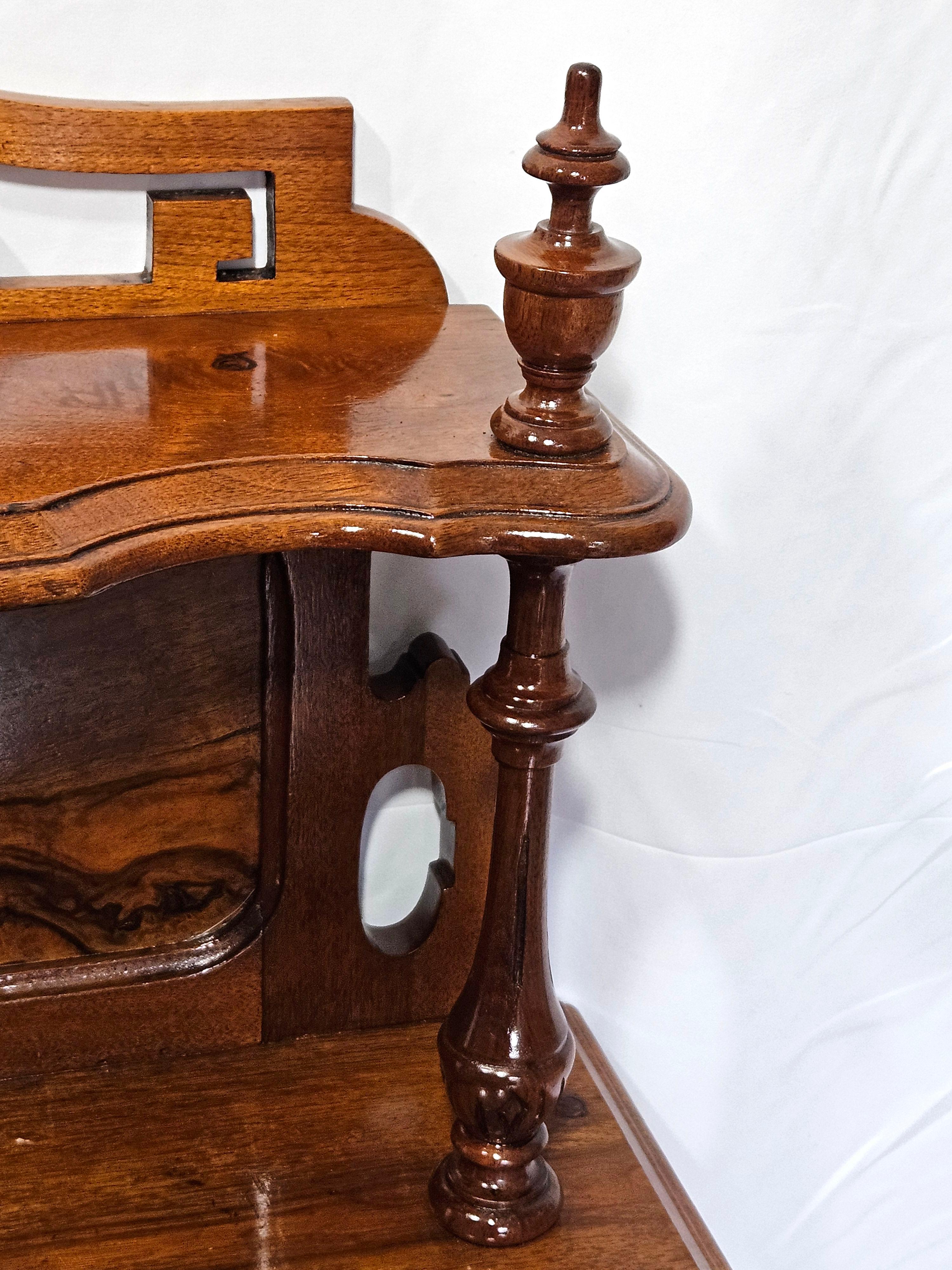 Escritorio antiguo victoriano de nogal siglo XIX en venta