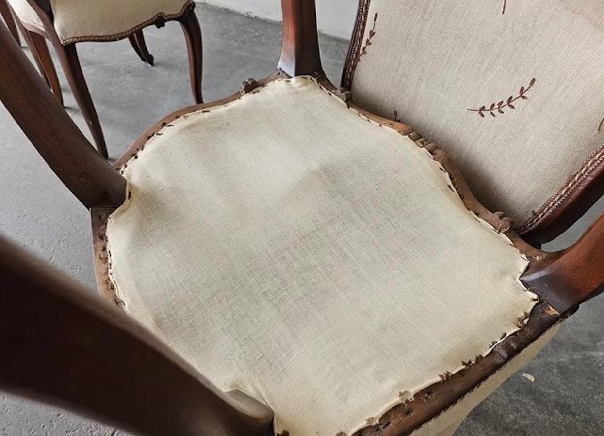 Antique Victorian Walnut Dining Chairs. Set of 6. Hand Carved Walnut in Louis XV In Good Condition For Sale In Toronto, CA