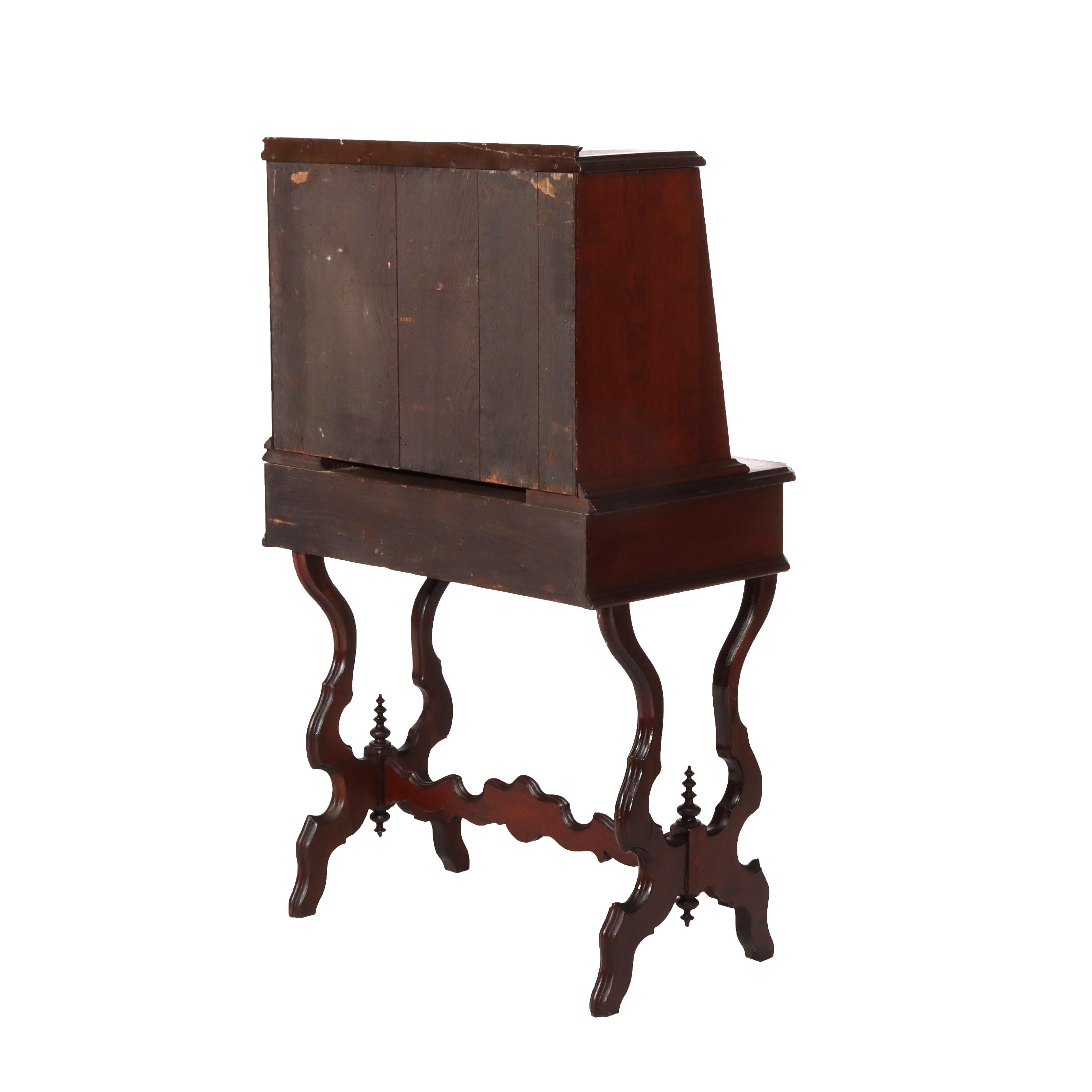 Antiguo escritorio victoriano de nogal con frente abatible C1880 en venta 8