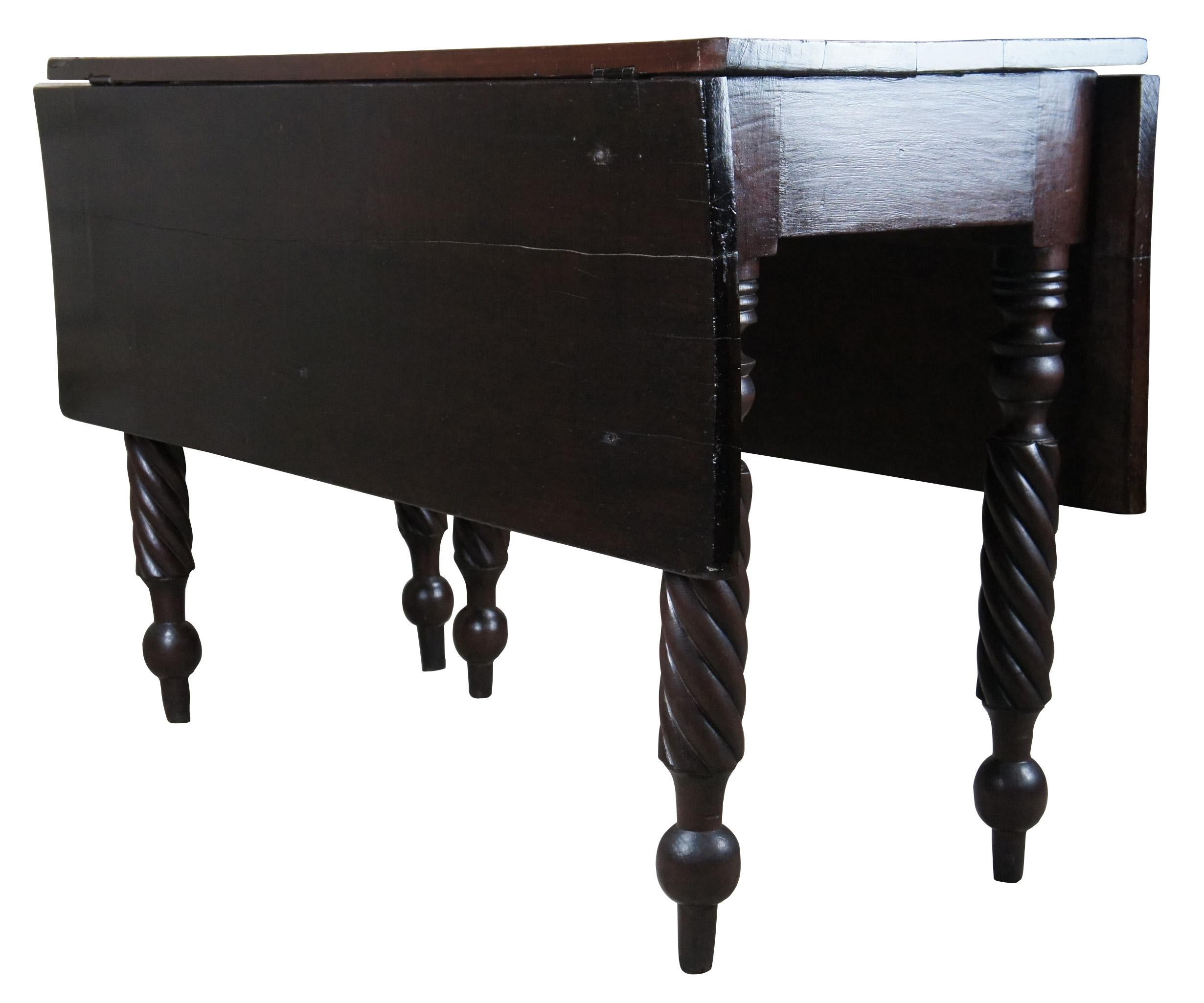 Antique Victorian Walnut Dropleaf Gateleg Breakfast Dining Console Table 19th C. In Good Condition In Dayton, OH