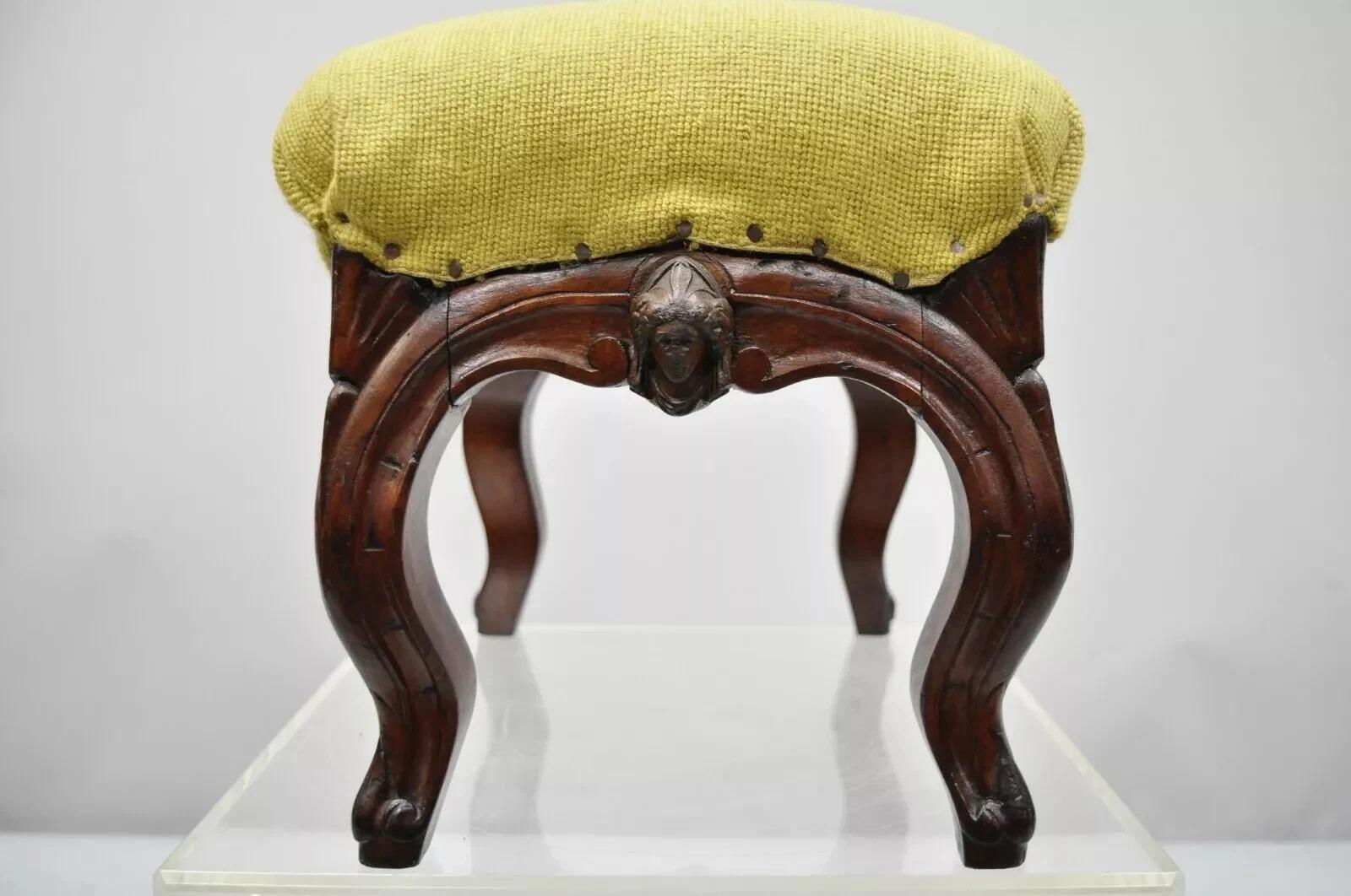 20ième siècle Antique Victorian Walnut Figural Lion Female Face Needlepoint Footstool Ottoman en vente